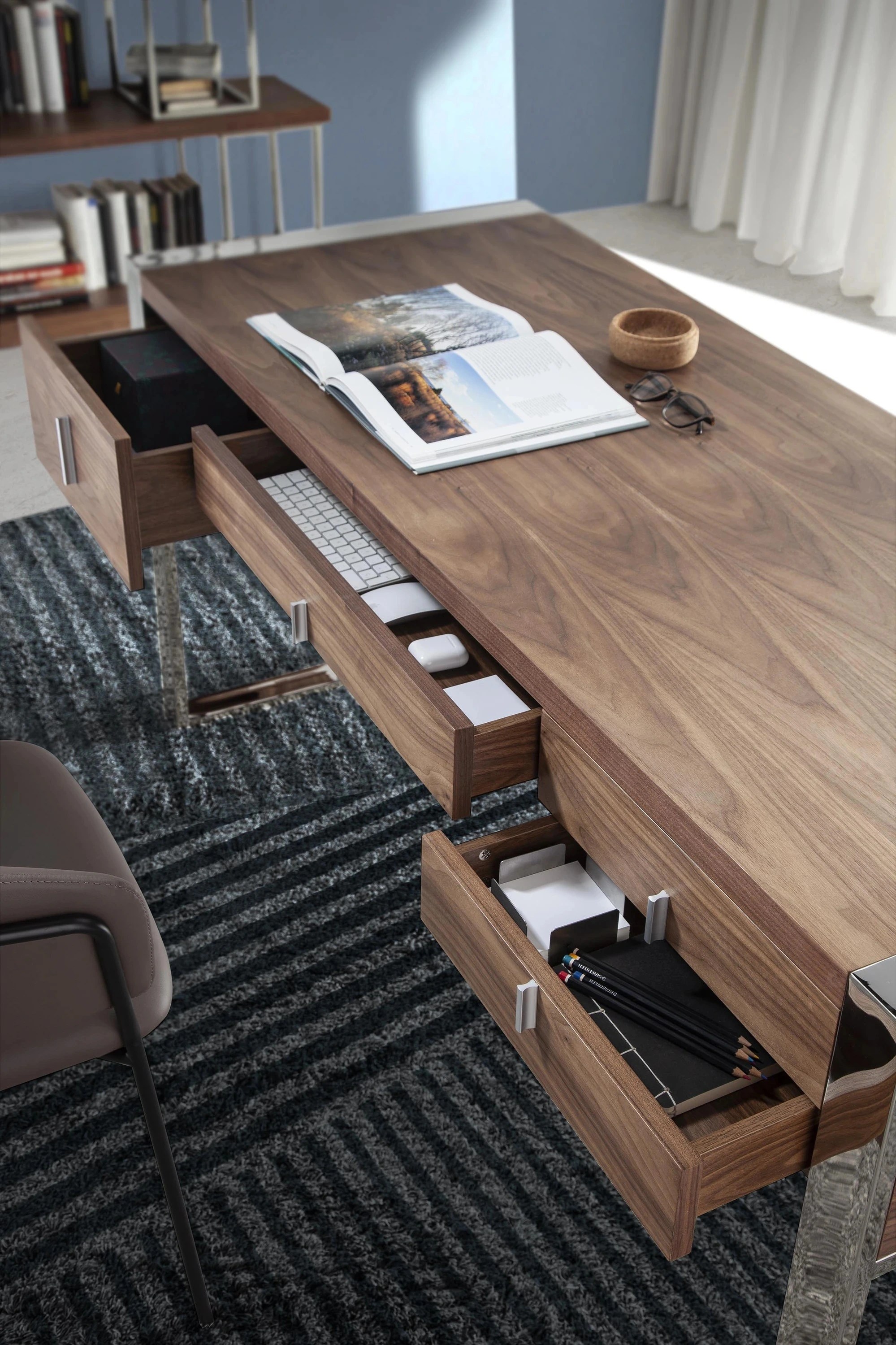 Bureau en noyer et acier chromé