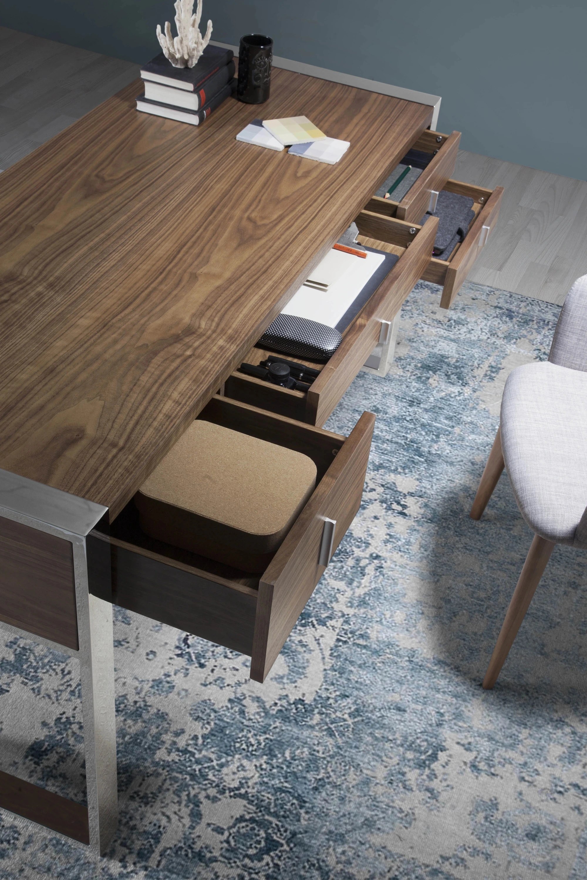 Bureau en noyer et acier chromé