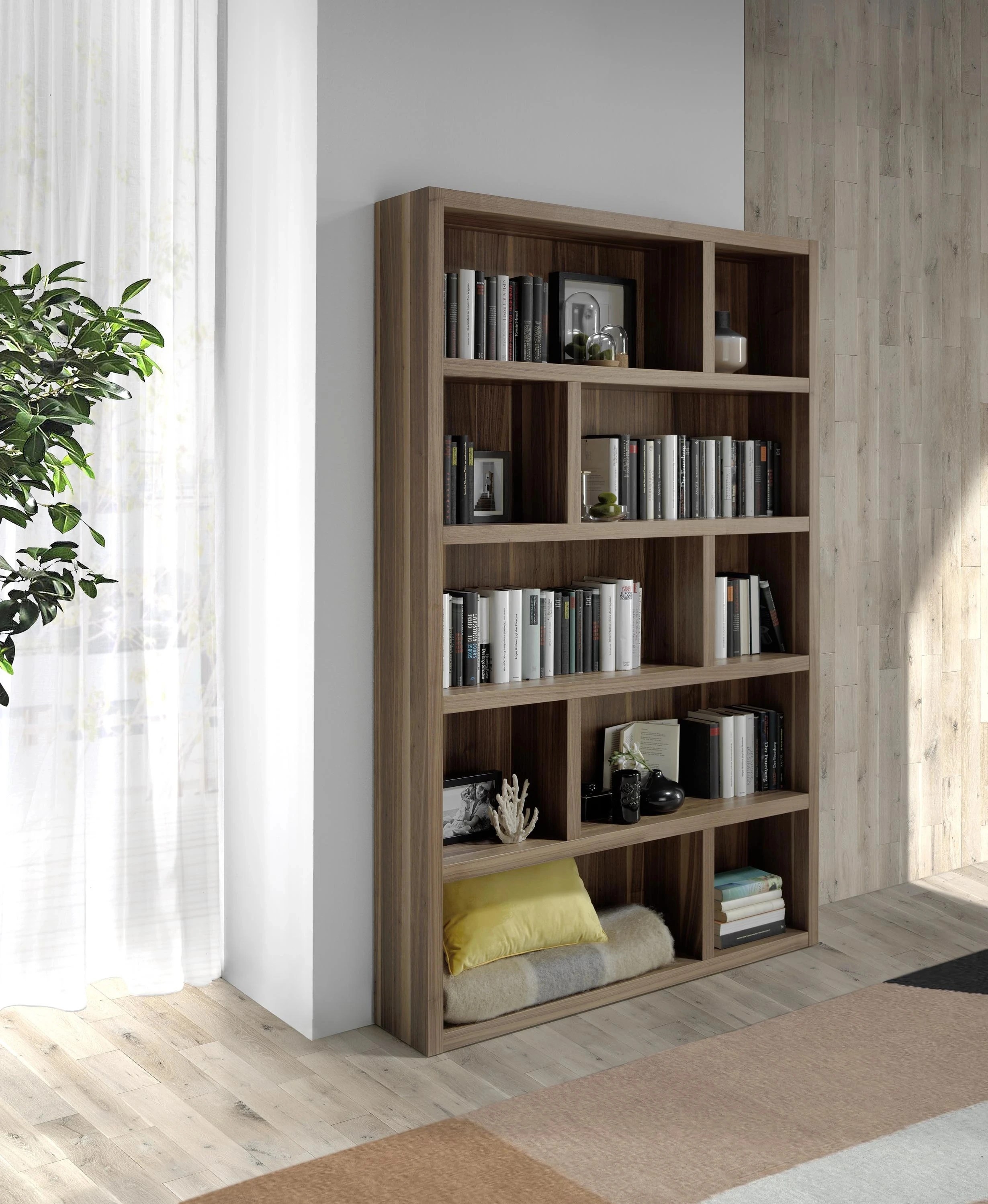 Etagère en bois de noyer