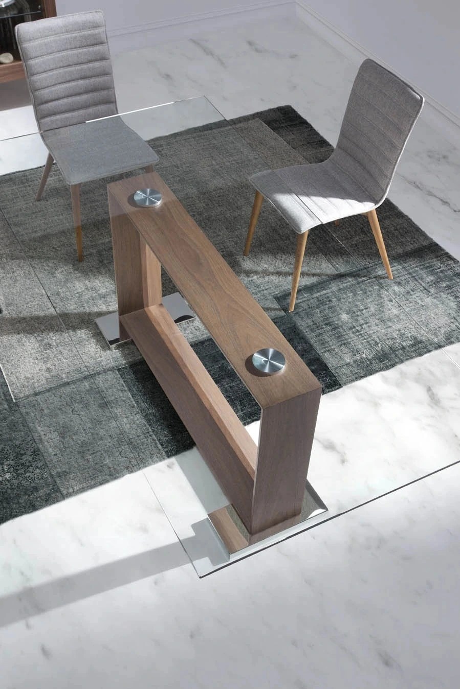 Chaise en tissu gris