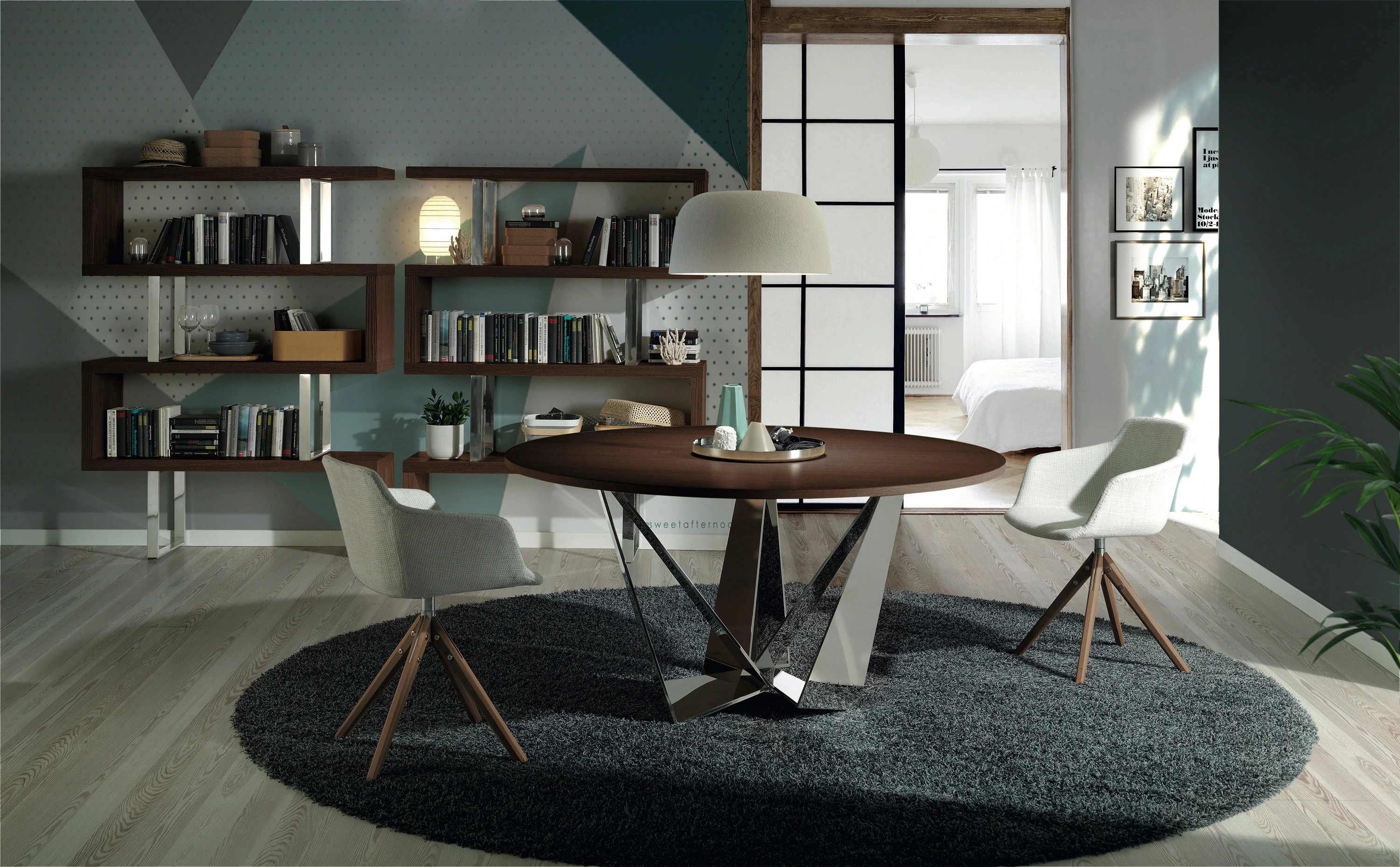 Chaise pivotante en tissu beige