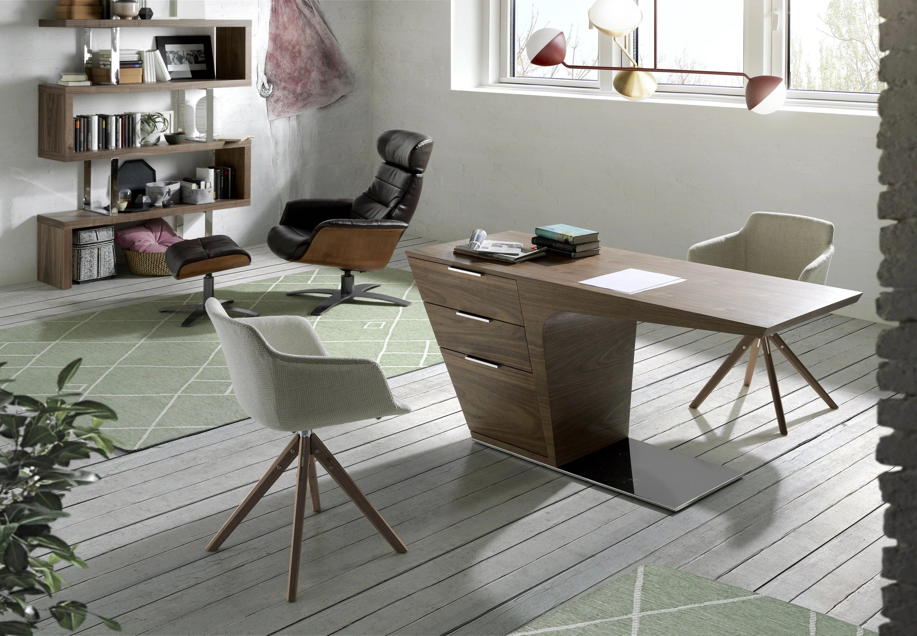 Chaise pivotante en tissu beige