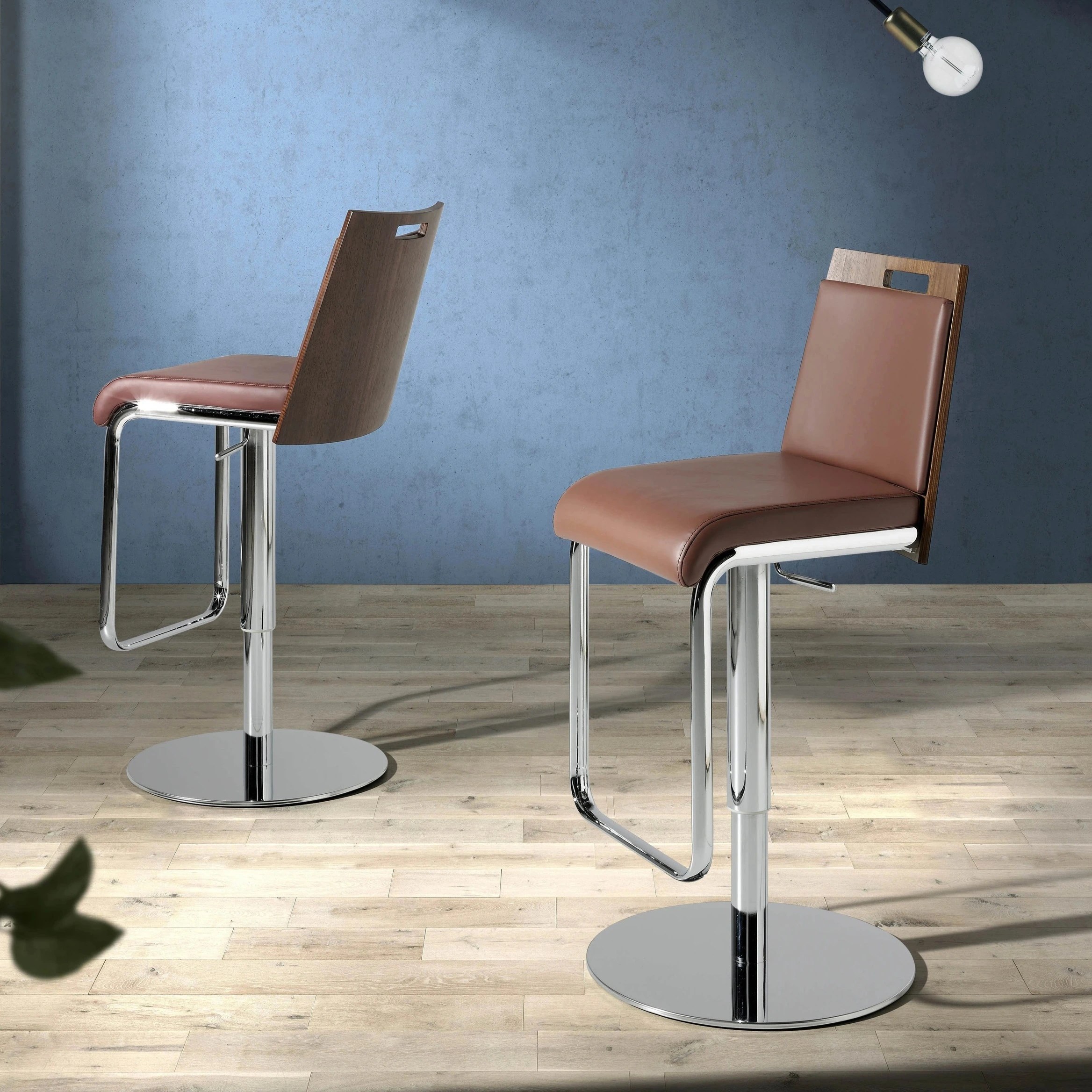 Tabouret pivotant en similicuir marron et noyer