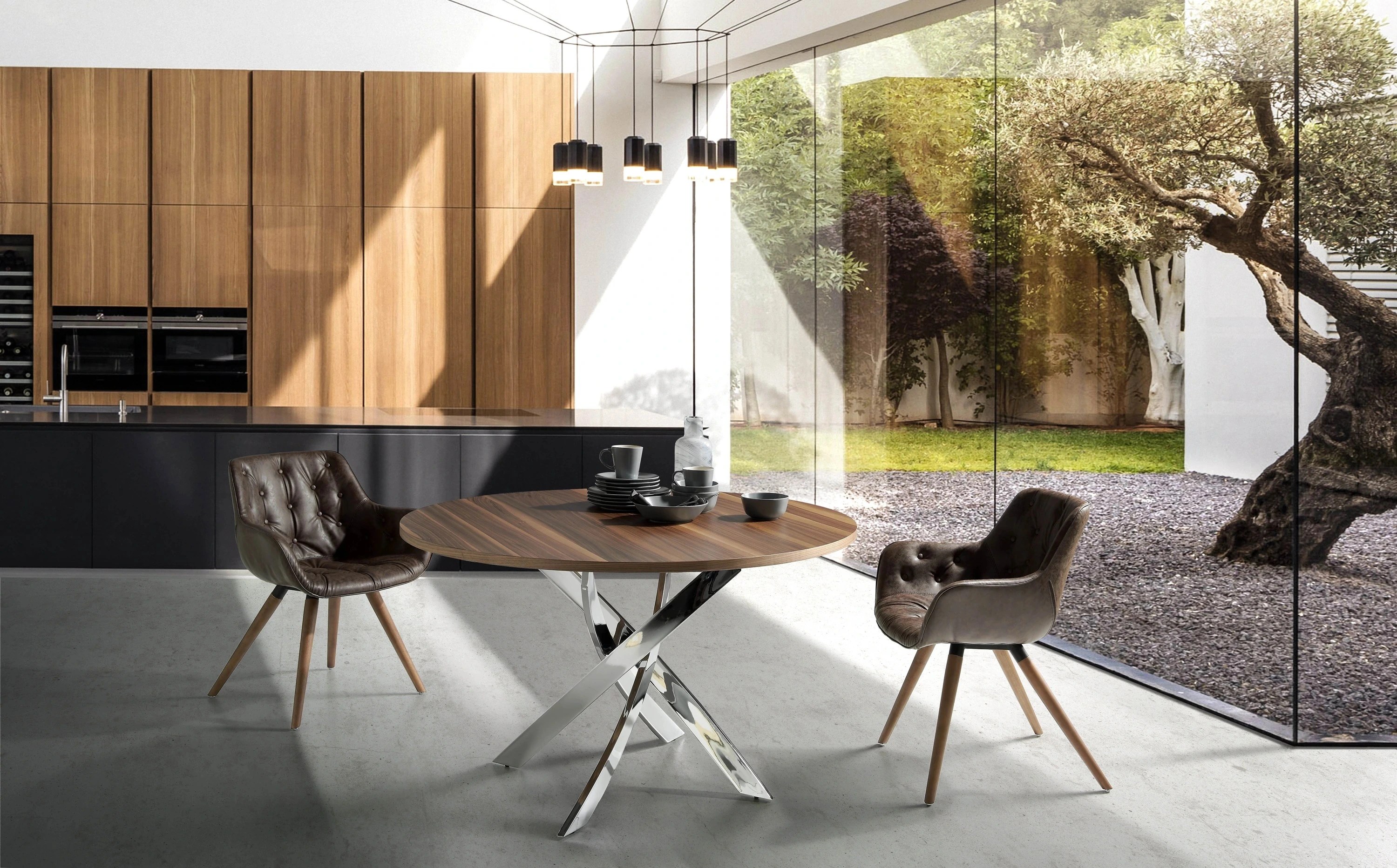 Chaise en similicuir marron chocolat