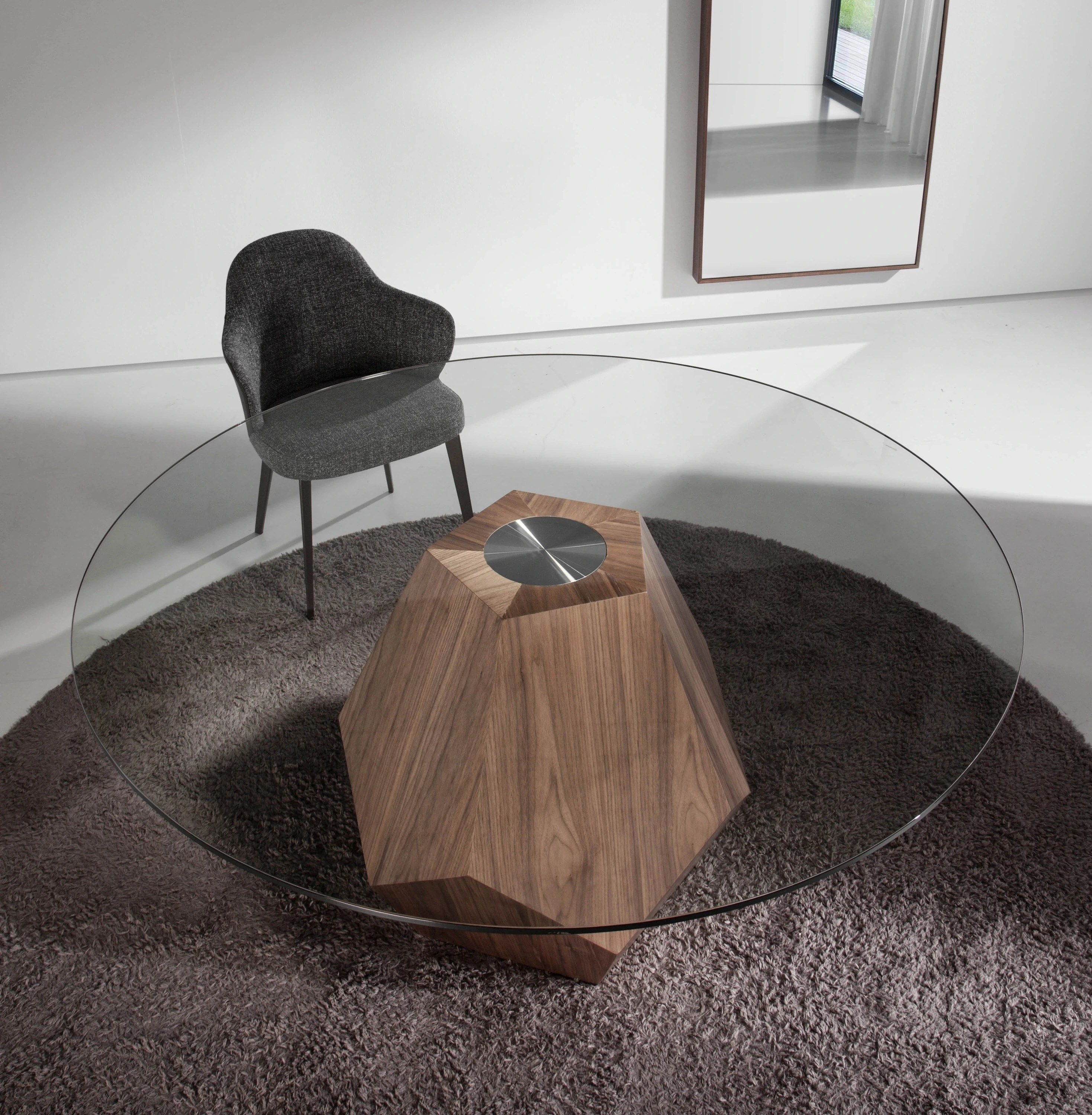 Chaise en tissu et similicuir gris foncé