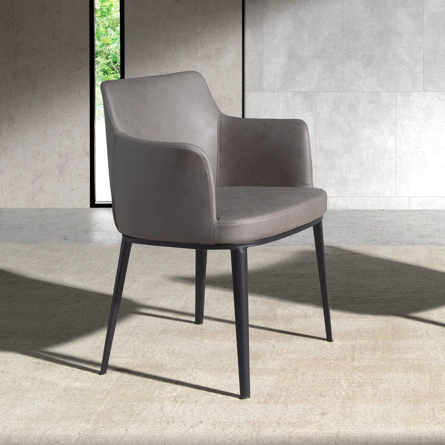 Chaise en tissu vison