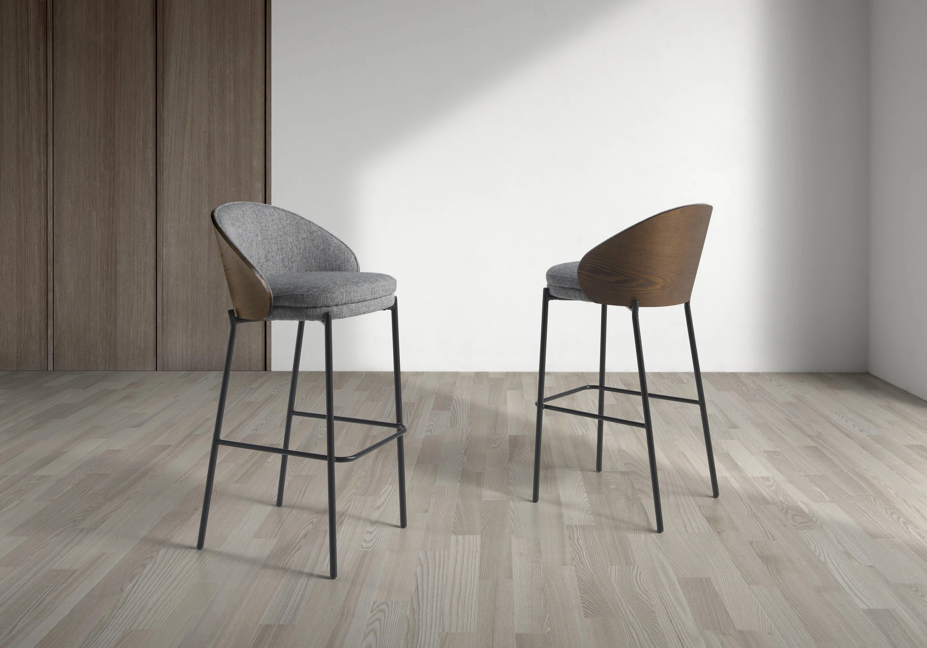 Tabouret en tissu gris et noyer