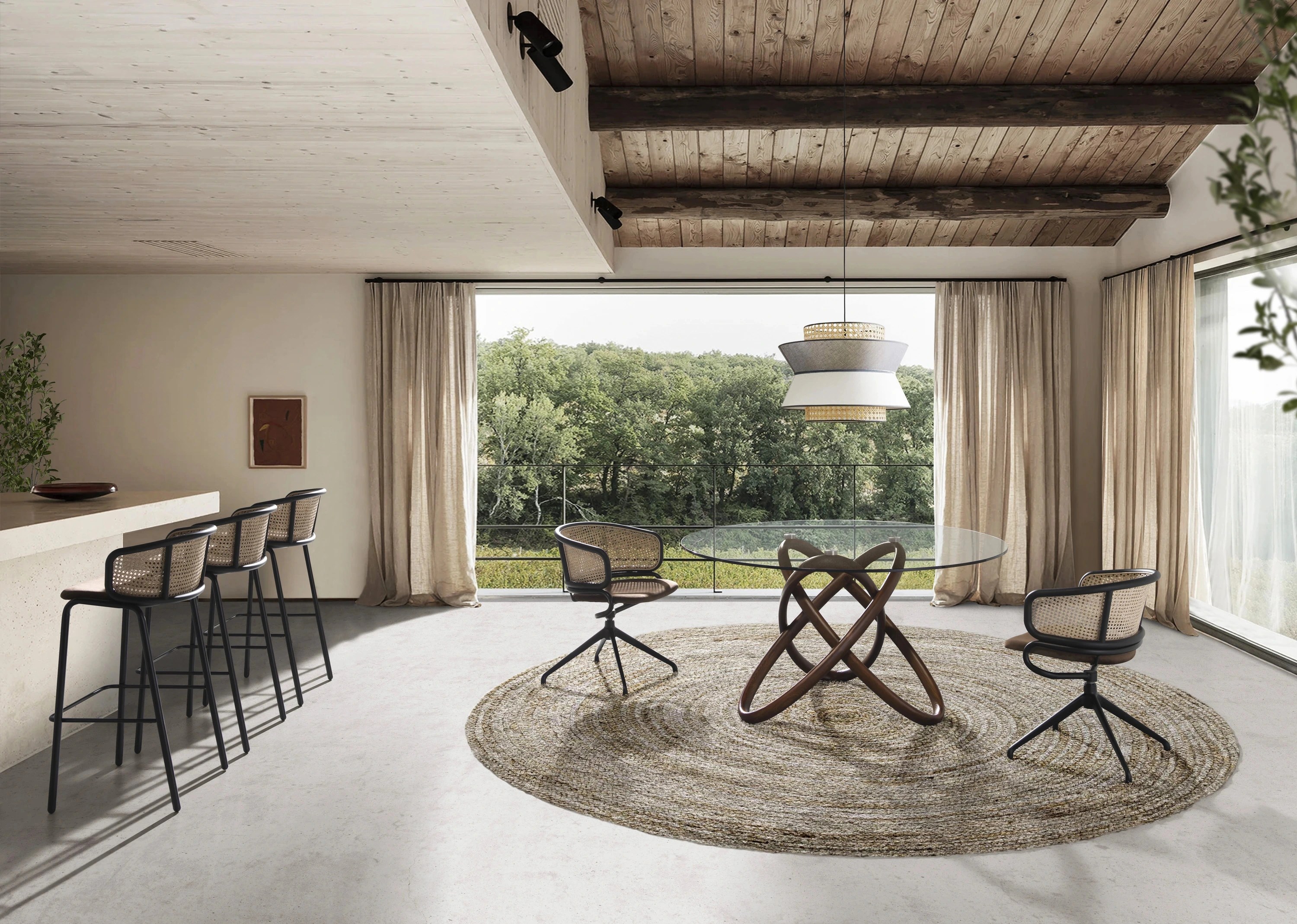 Chaise pivotante en rotin et velours brun