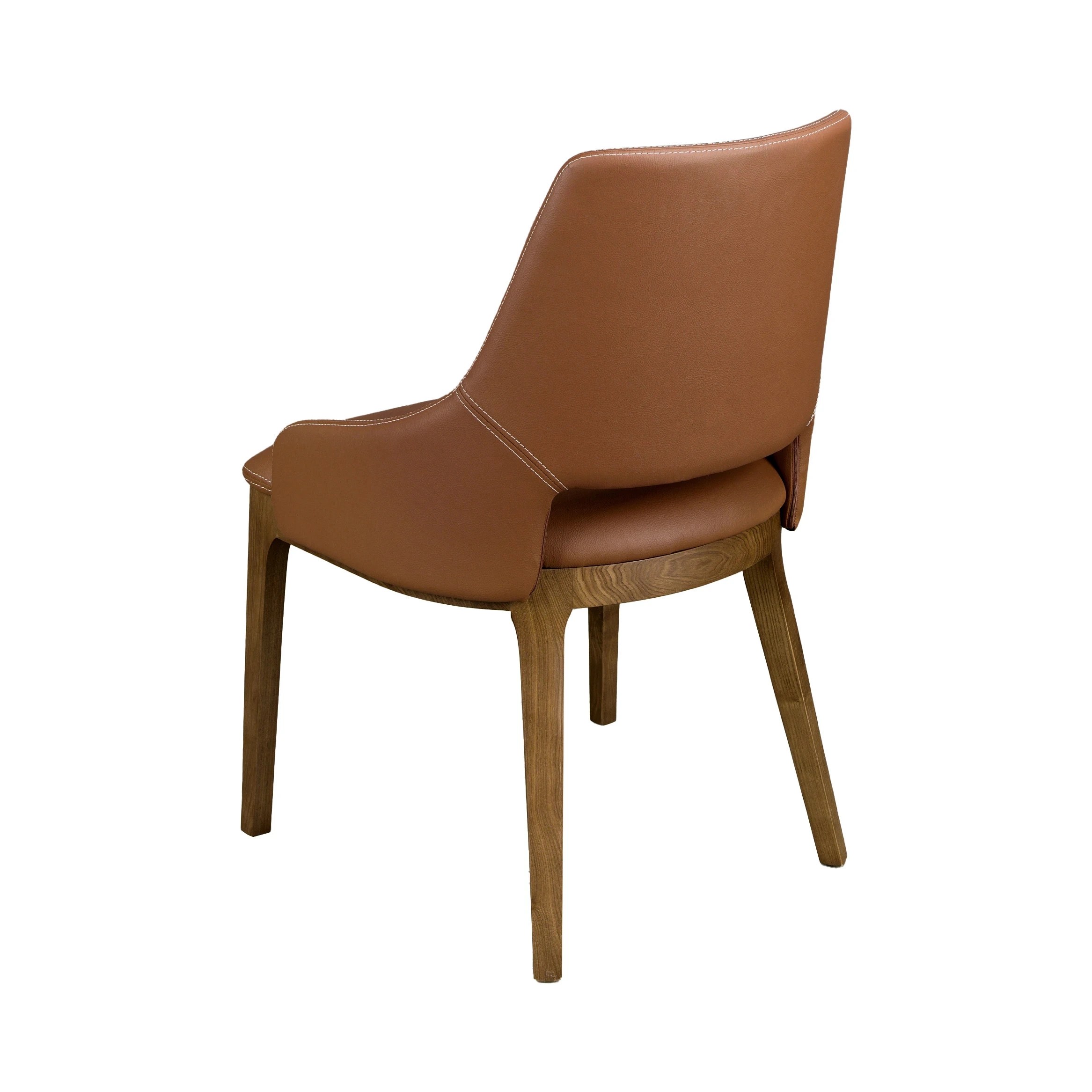 Chaise en similicuir marron