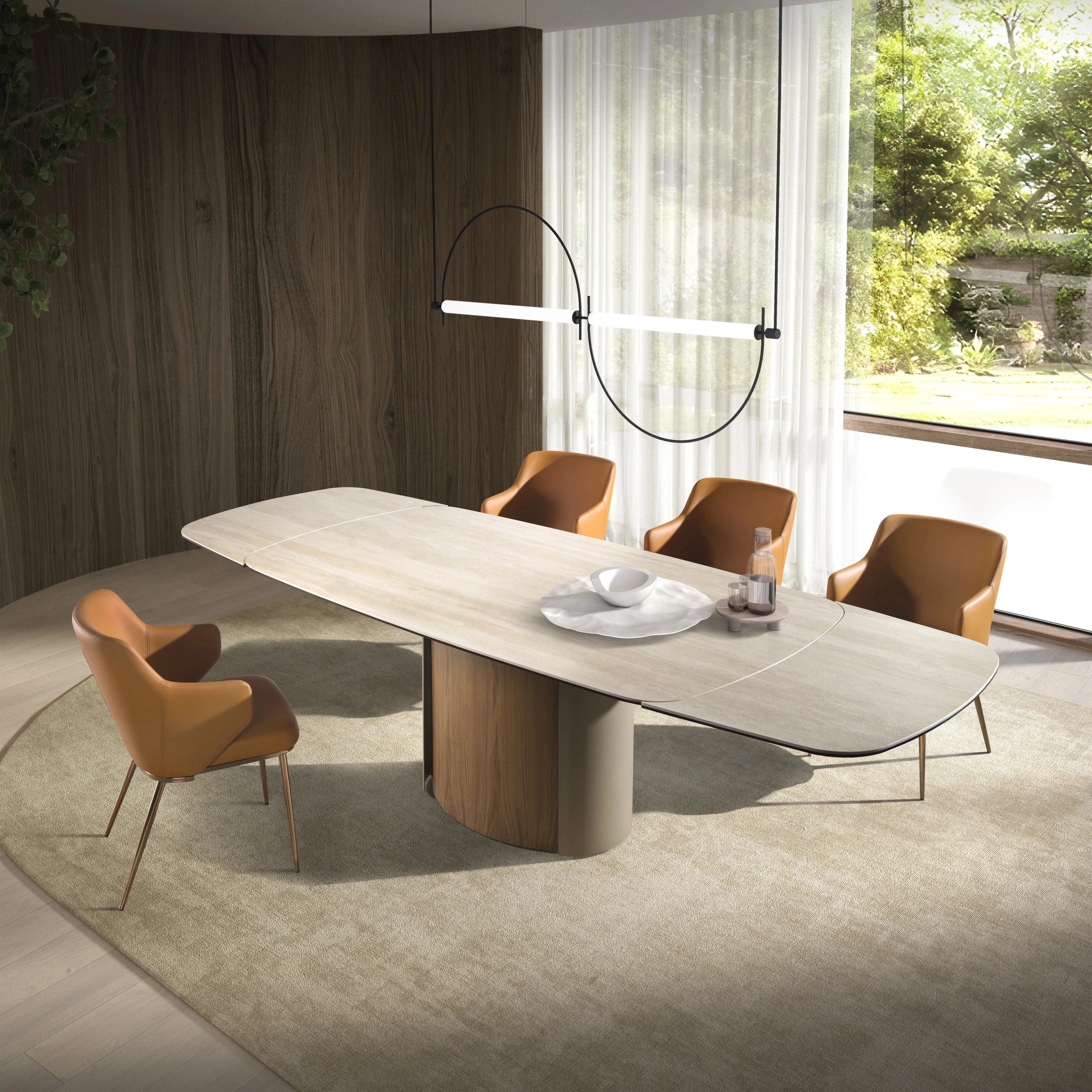 Chaise en similicuir marron