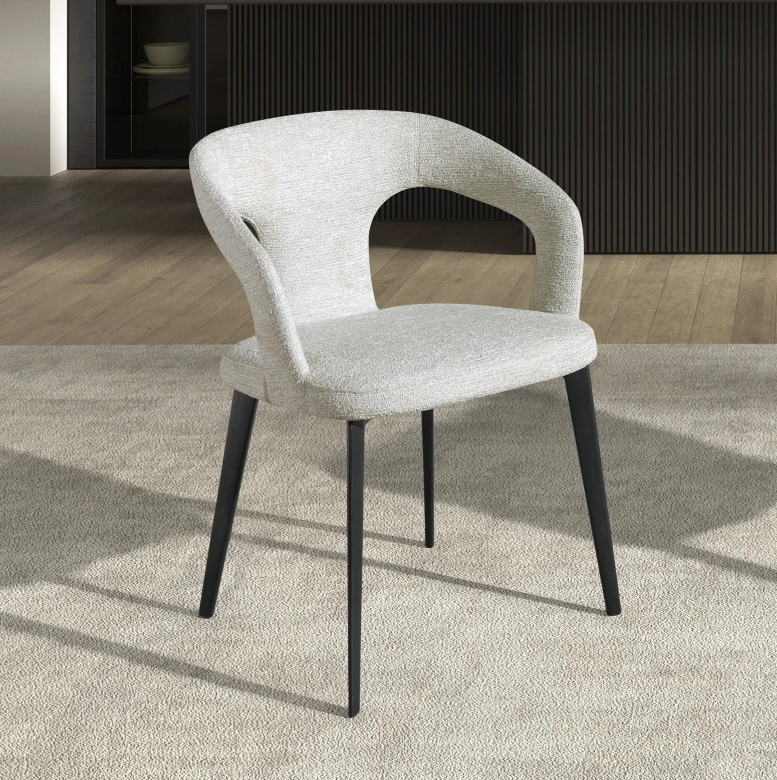Chaise en tissu blanc cassé