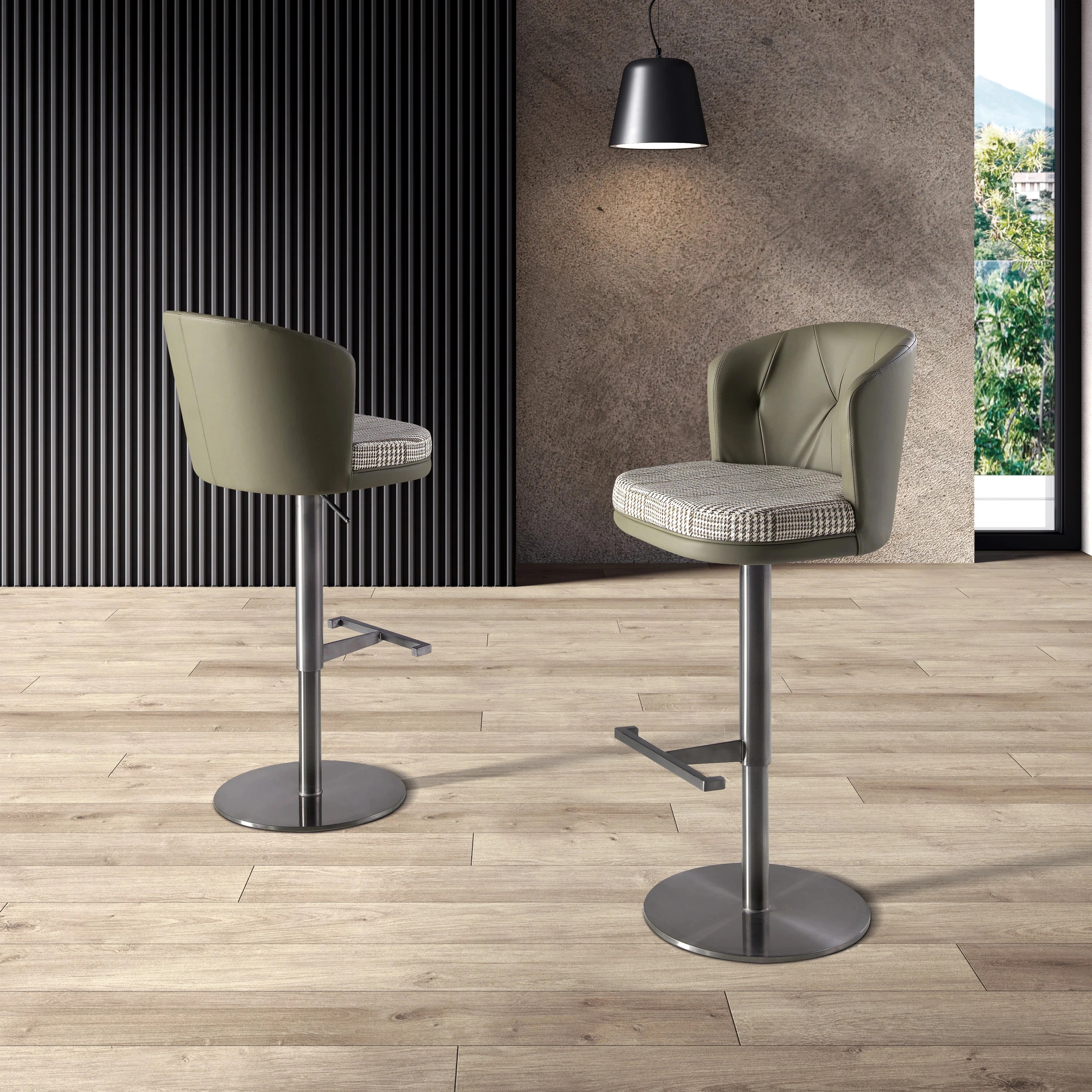 Tabouret pivotant en tissu vert foncé et blanc et similicuir vert olive