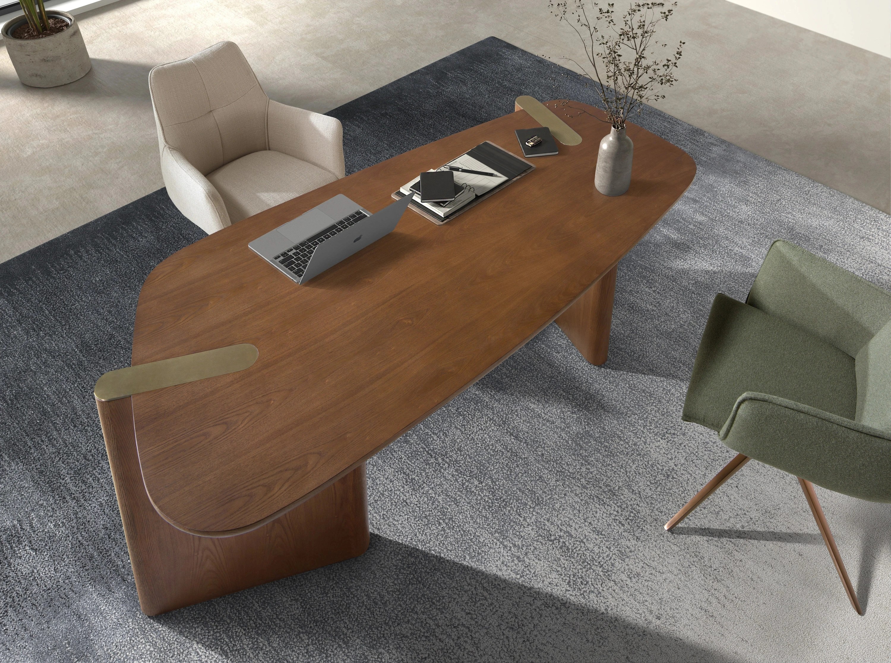 Chaise pivotante en tissu crème