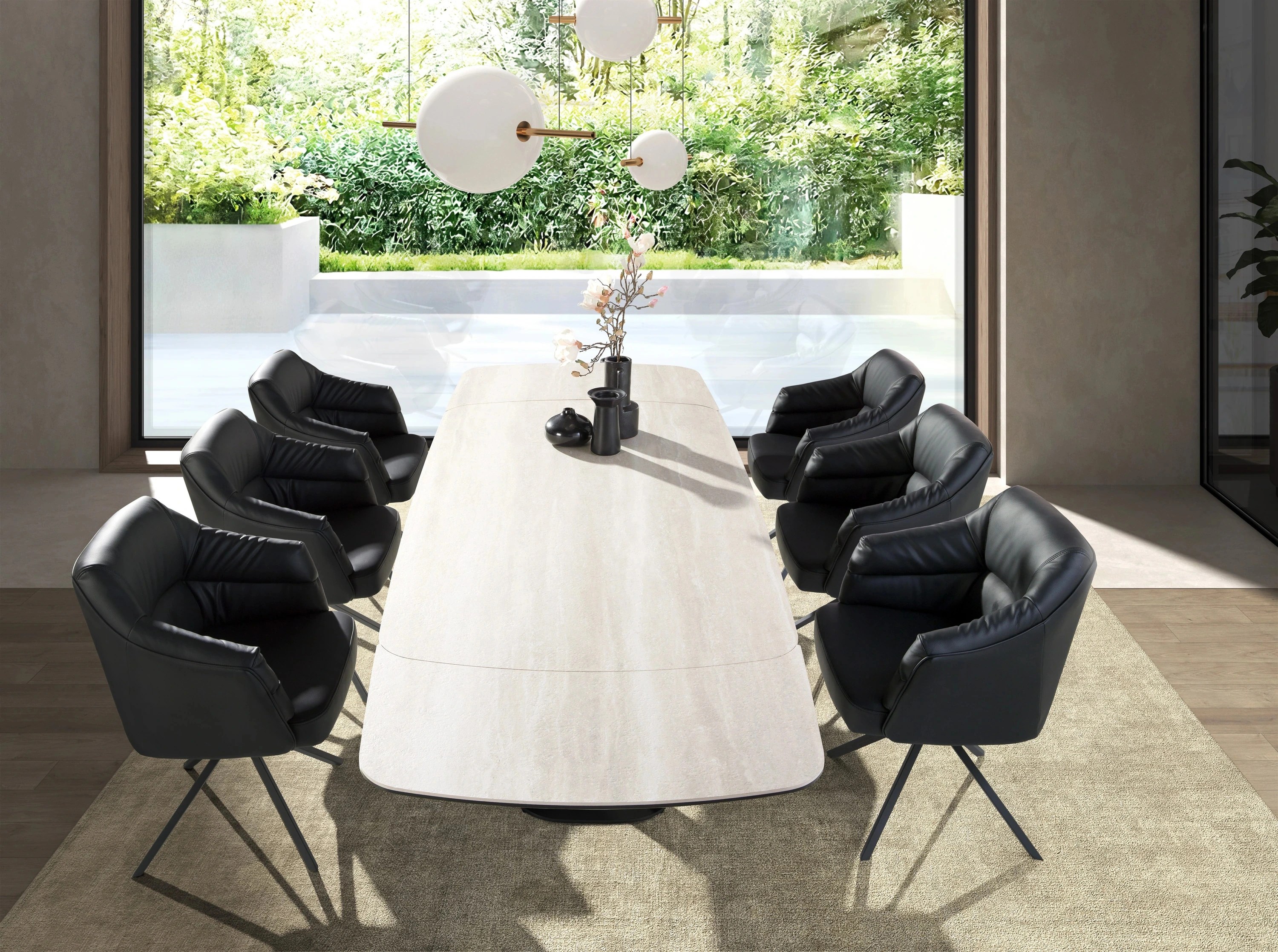 Chaise pivotante en similicuir noir