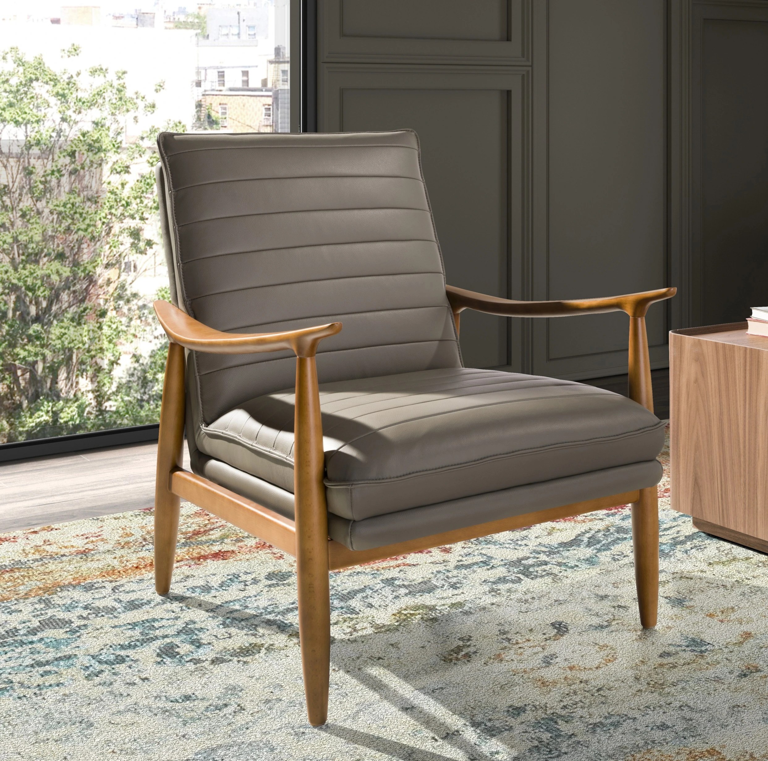 Fauteuil en cuir gris foncé