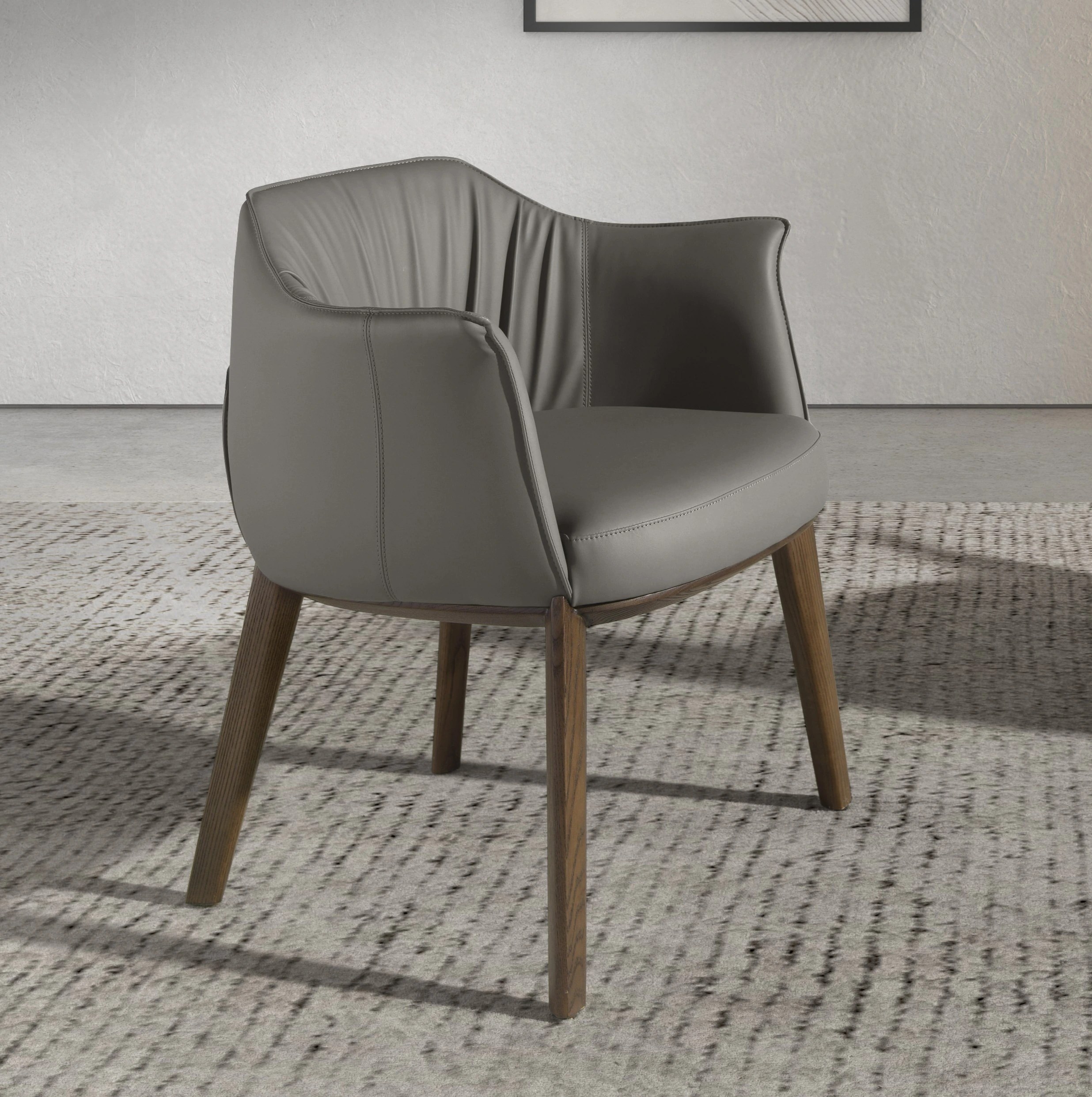Chaise en simili-cuir grise