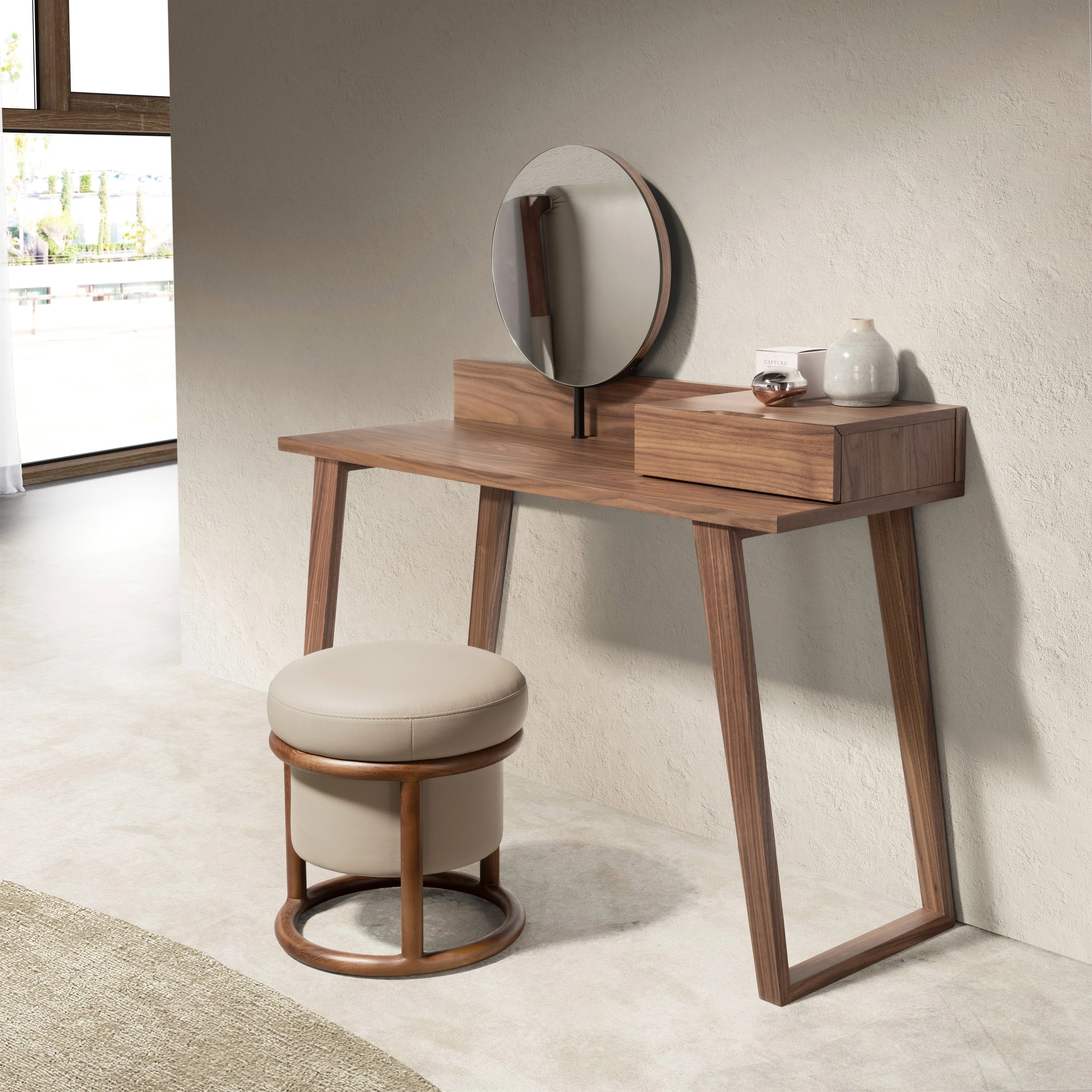 Coiffeuse en noyer avec miroir