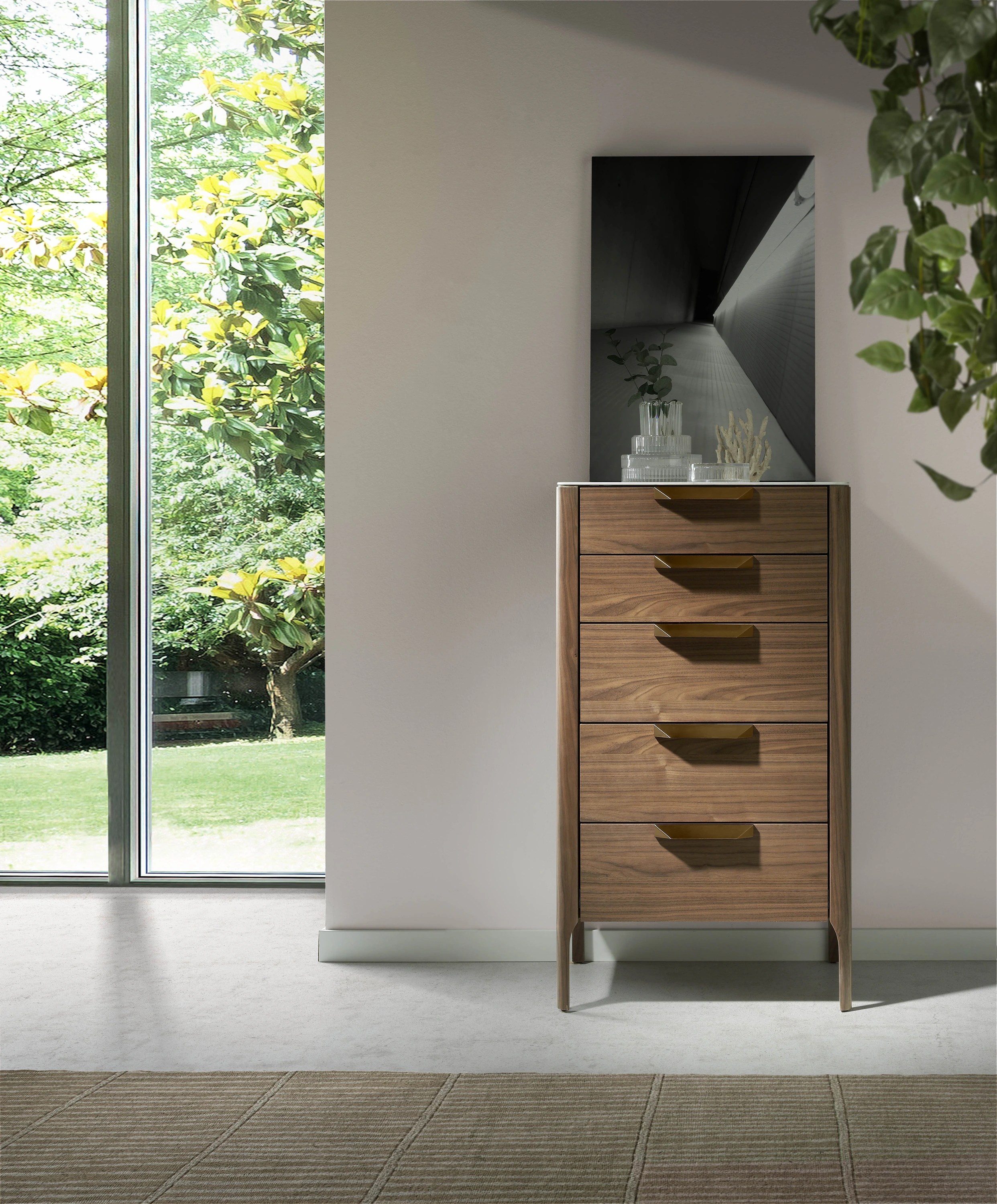 Chiffonnier en noyer avec plateau en verre imitation marbre