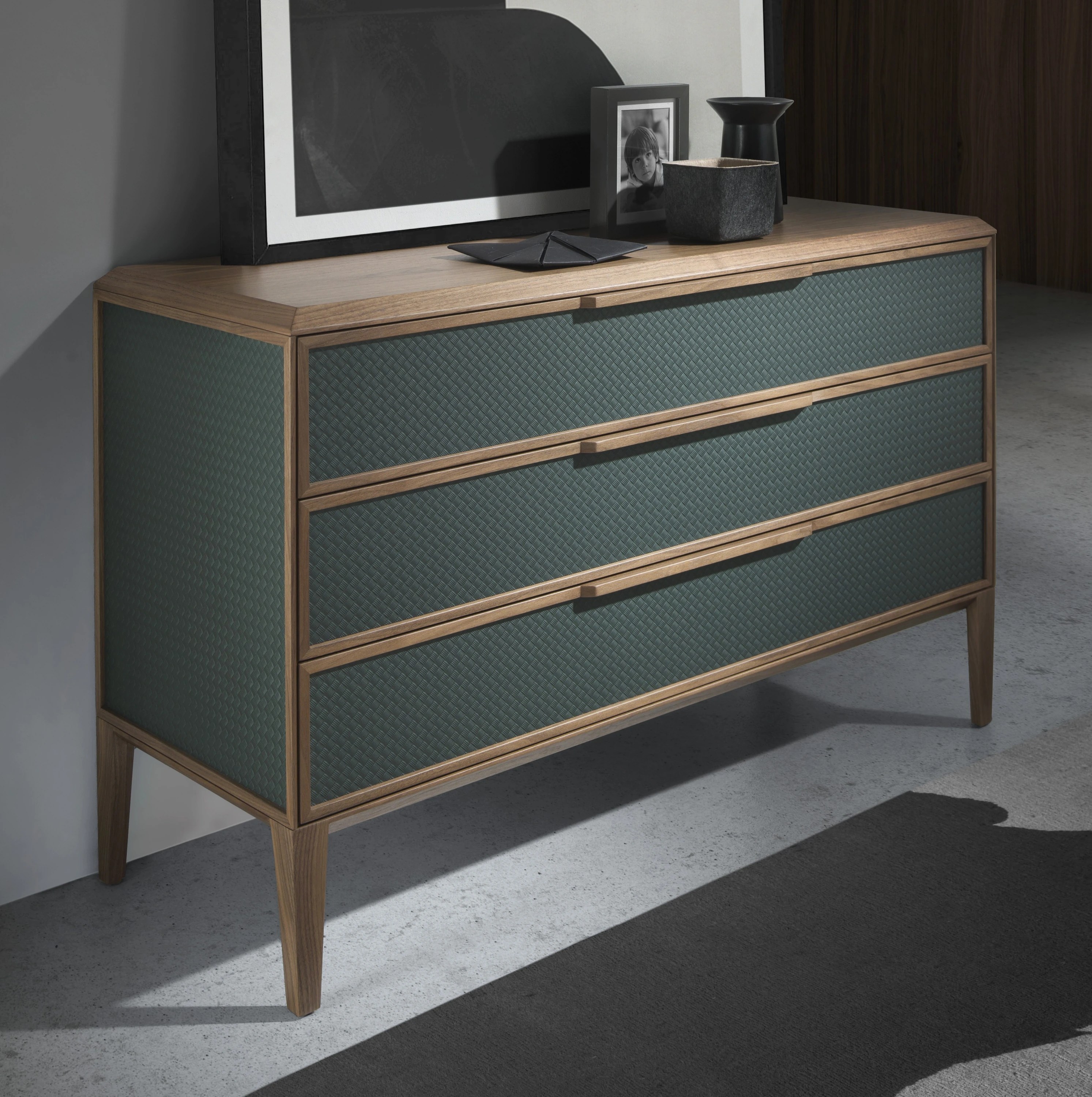 Commode en pvc vert foncé et noyer