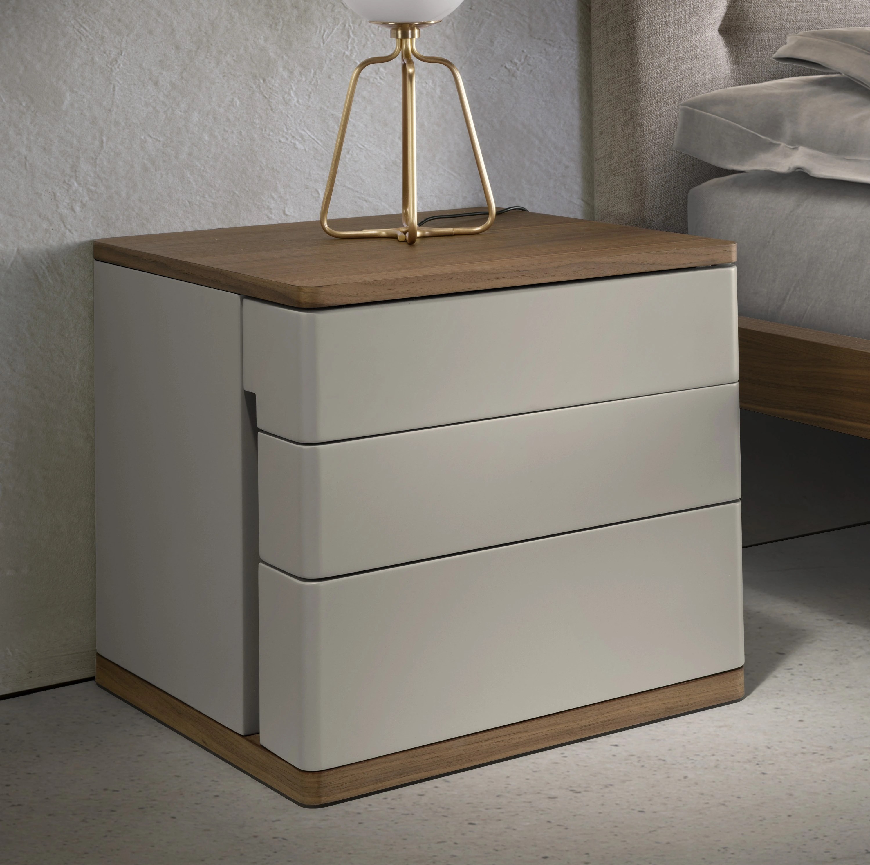 Table de chevet en bois gris et noyer