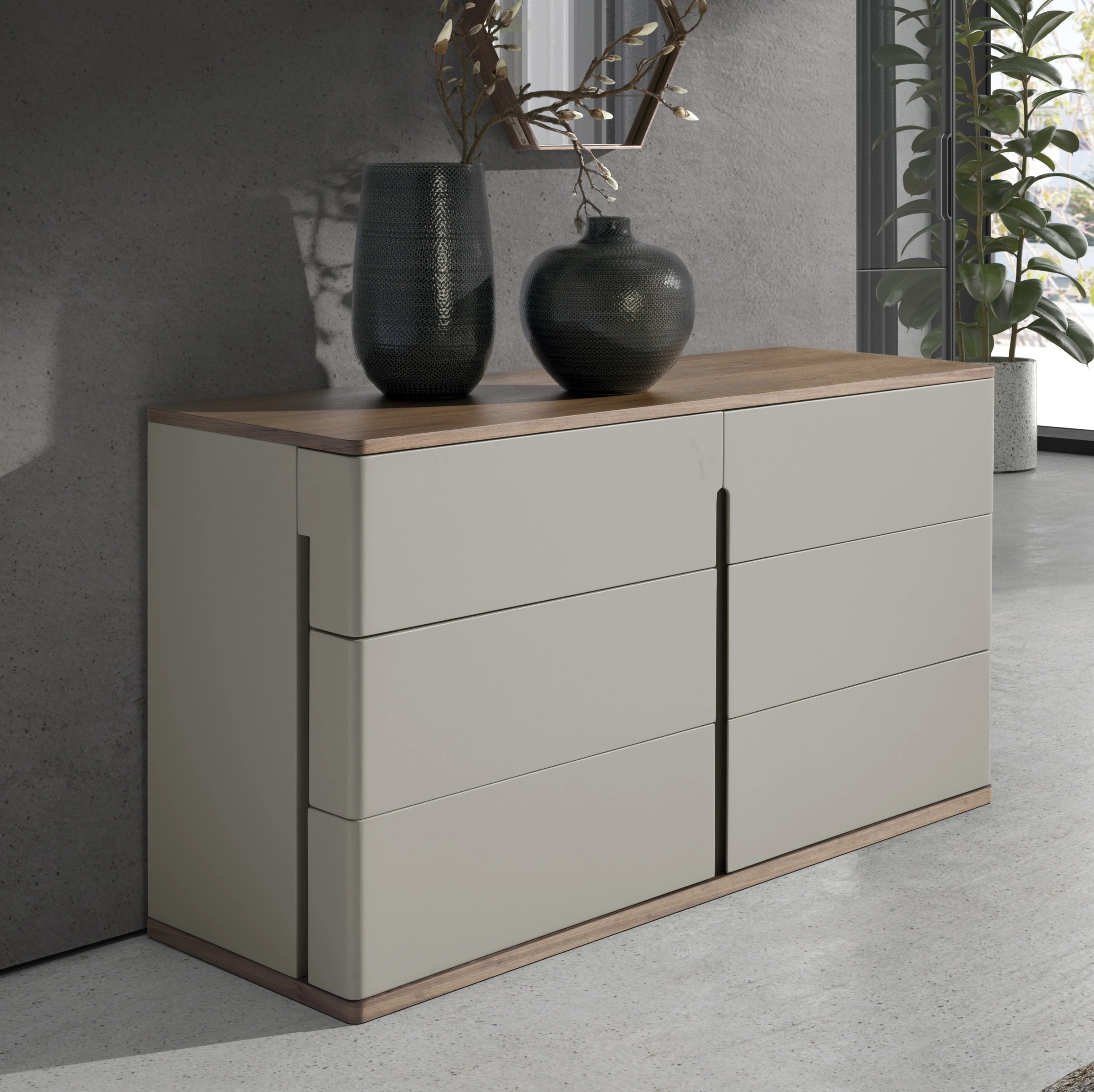 Commode en bois gris et noyer
