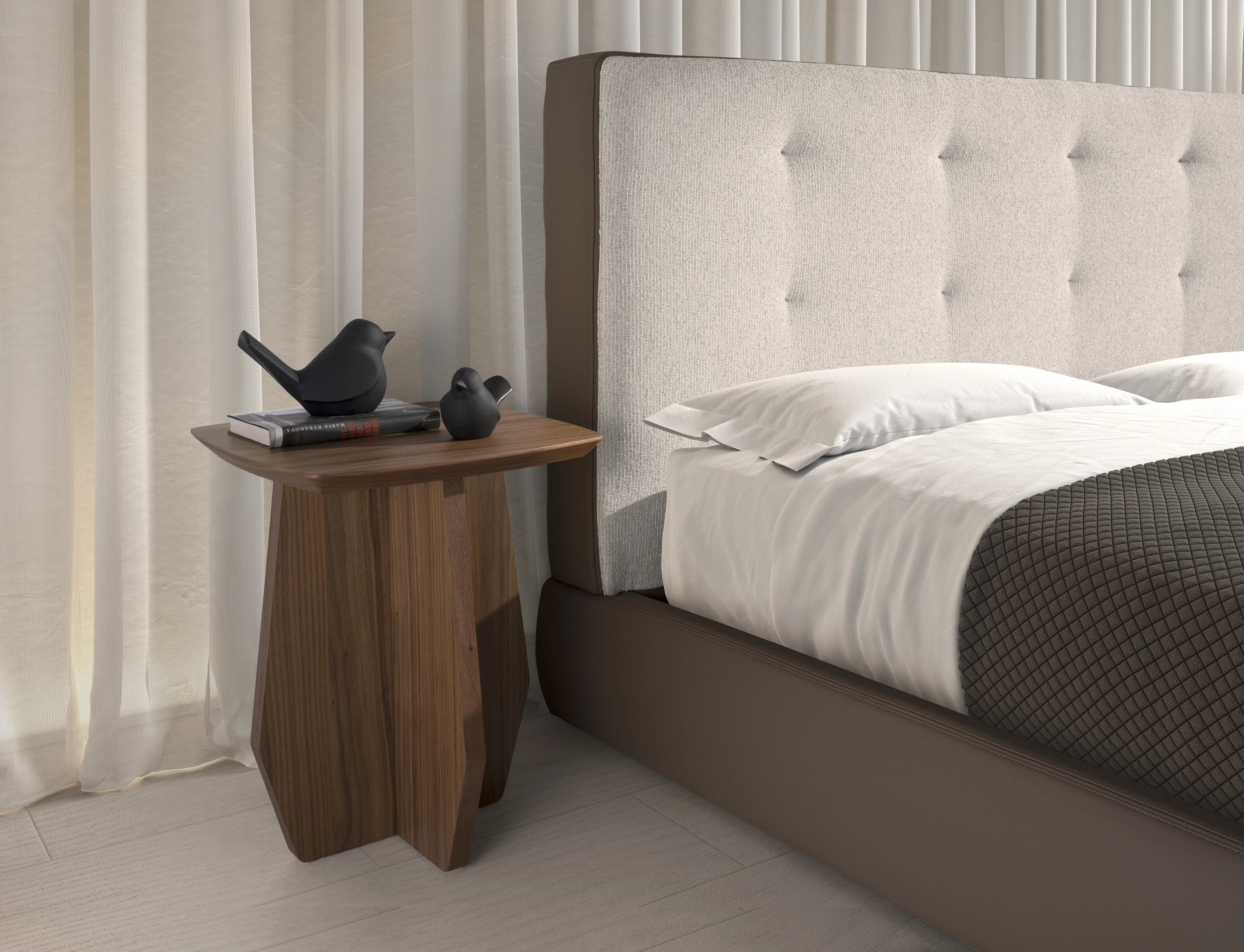 Lit rembourré en tissu marron et similicuir marron avec revêtement blanc cassé