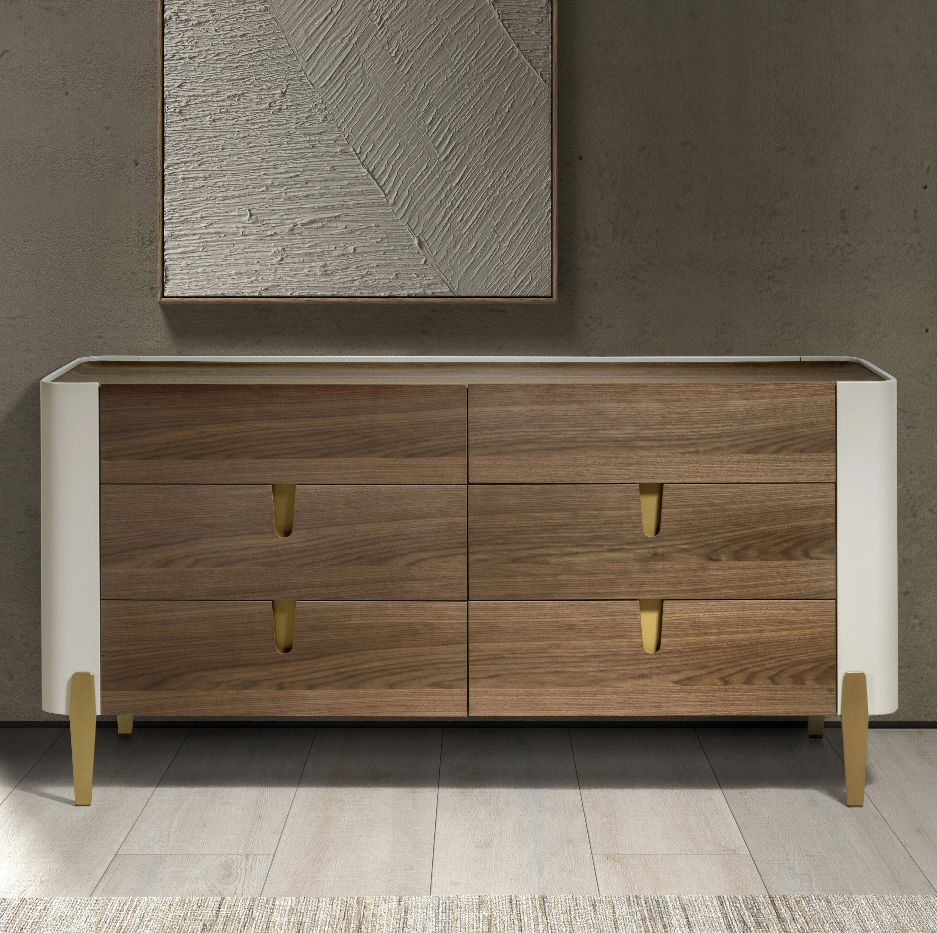 Commode en bois beige, acier poli doré et plateau en noyer