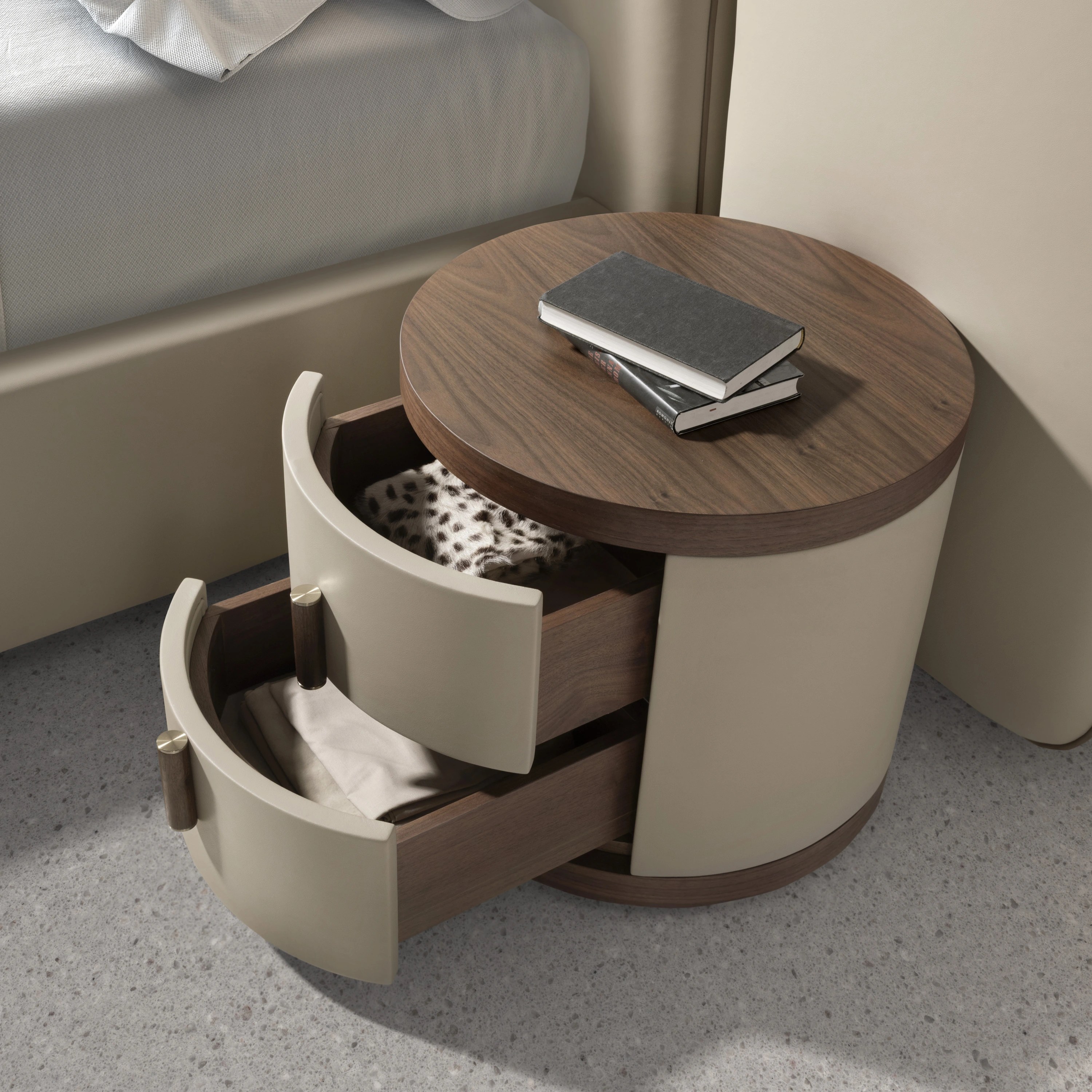 Table de chevet en similicuir et noyer