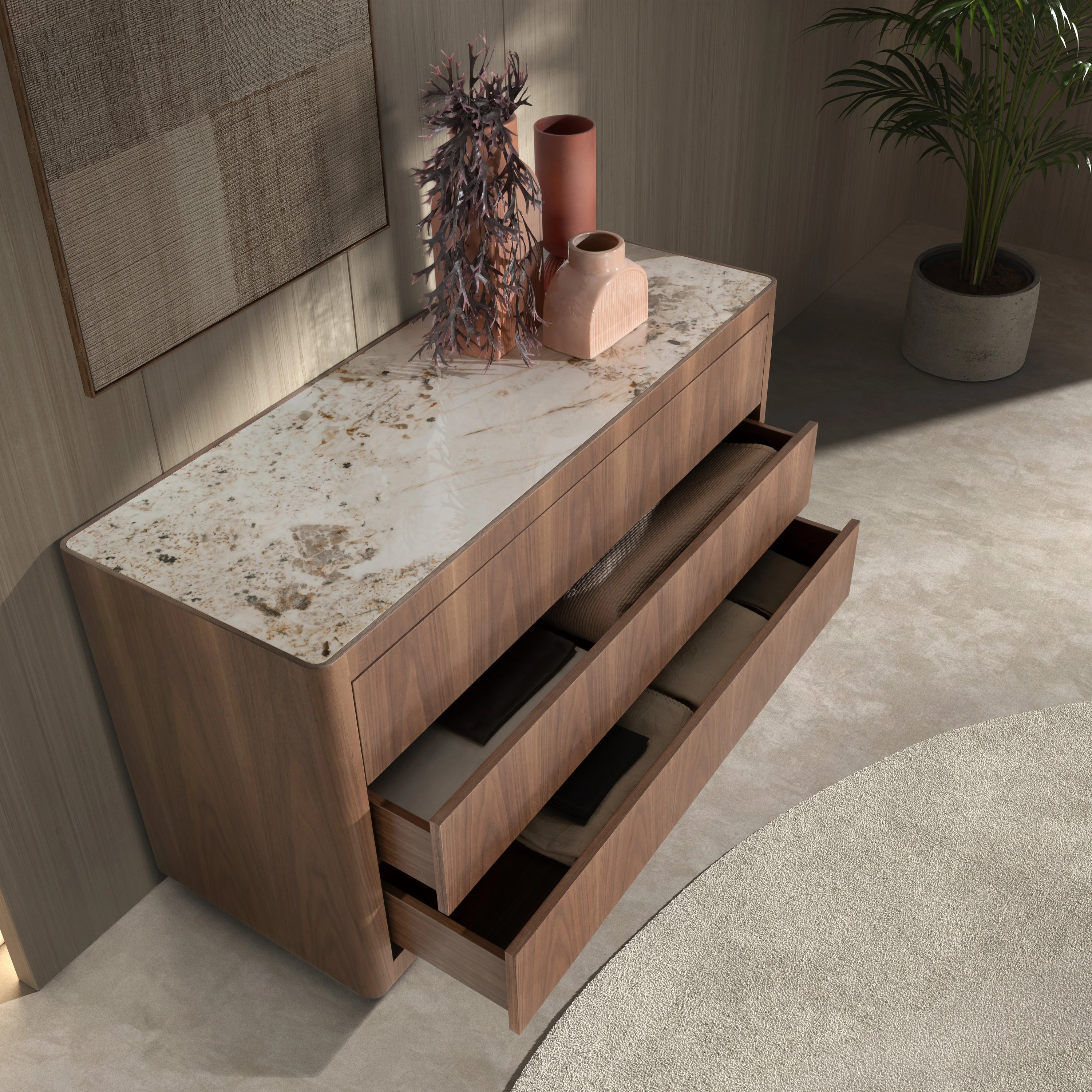 Commode en noyer, acier poli doré et plateau en marbre céramique
