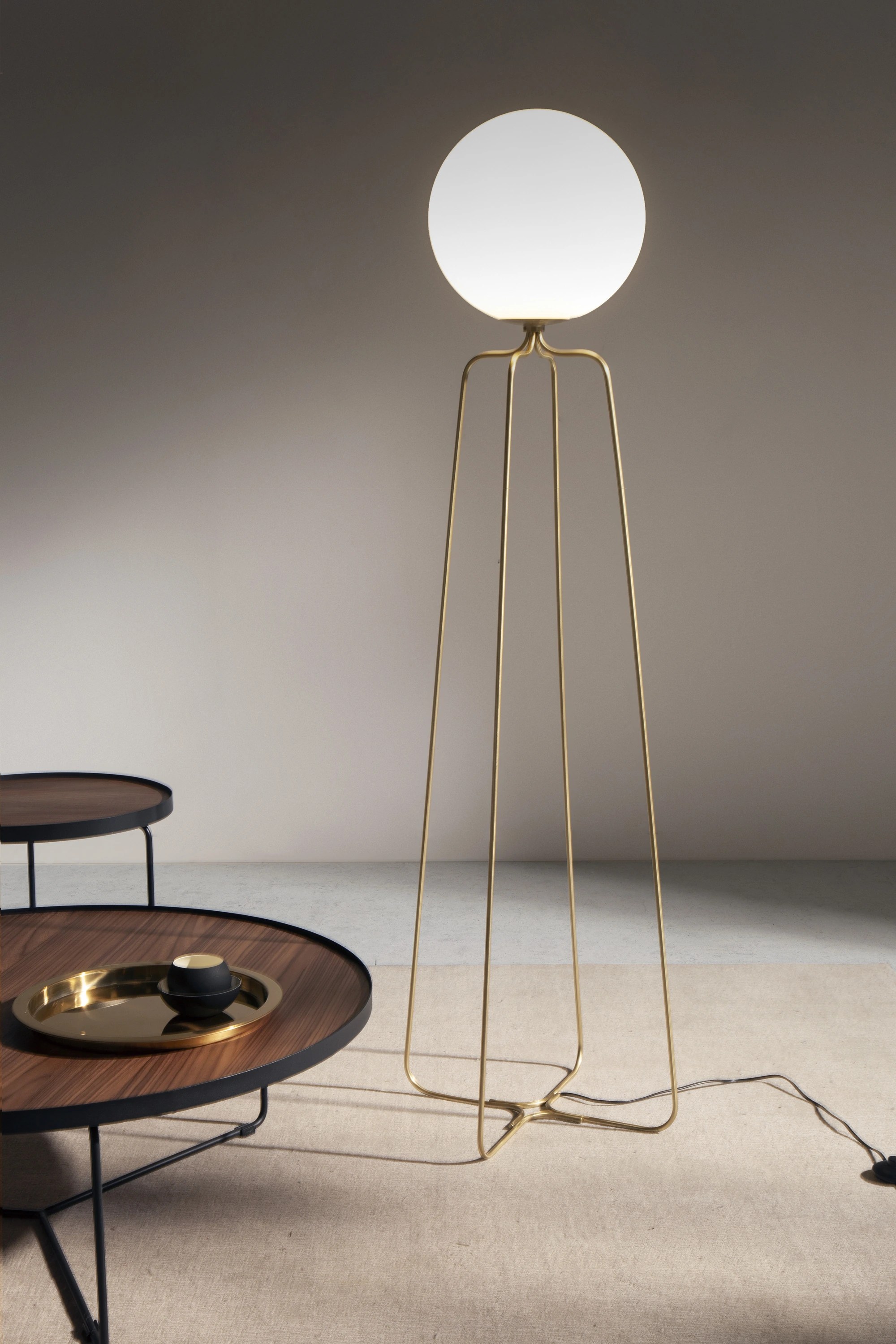Lampadaire acier doré et verre blanc
