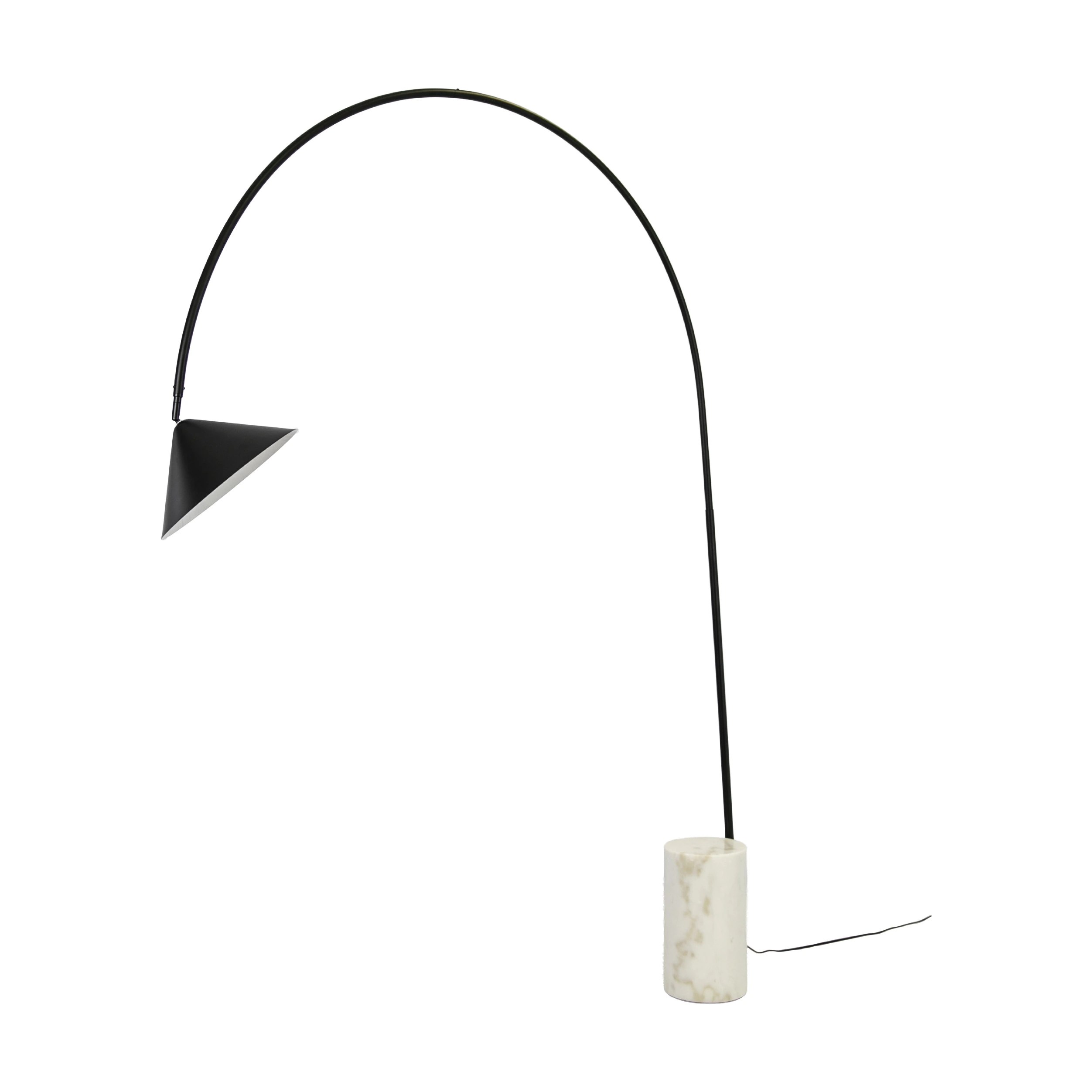 Lampadaire en acier noir avec base en marbre céramique