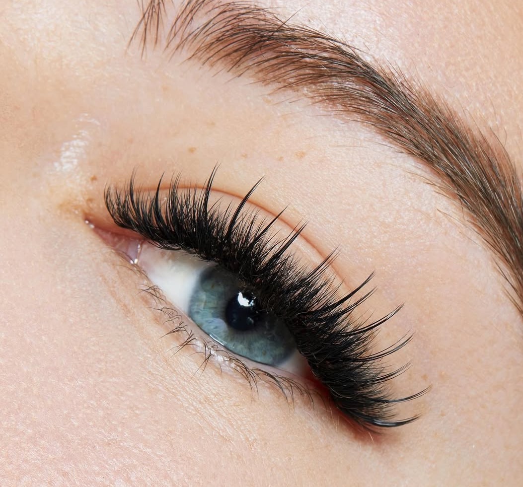 wispy lashes