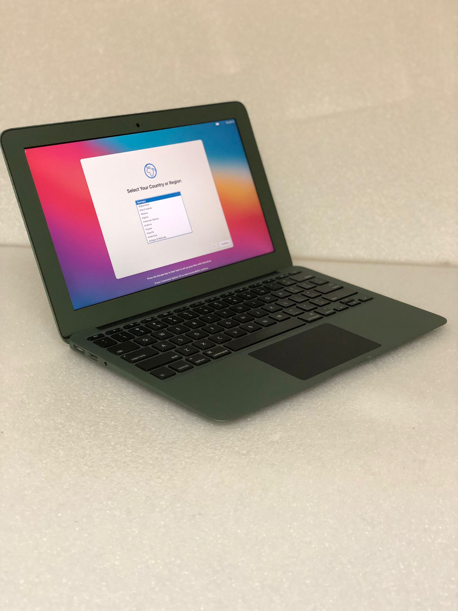 Refurbished Apple MacBook Air 11-inch Coloured – Mac4School