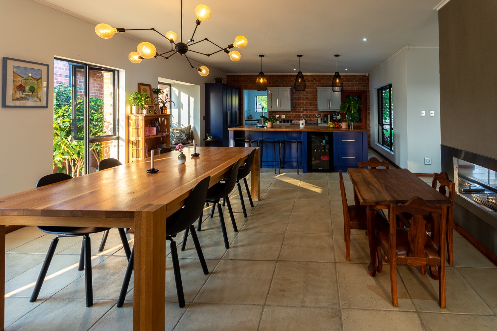 Luxurious living and beautiful views of the lowveld. stunning 4-bedroom