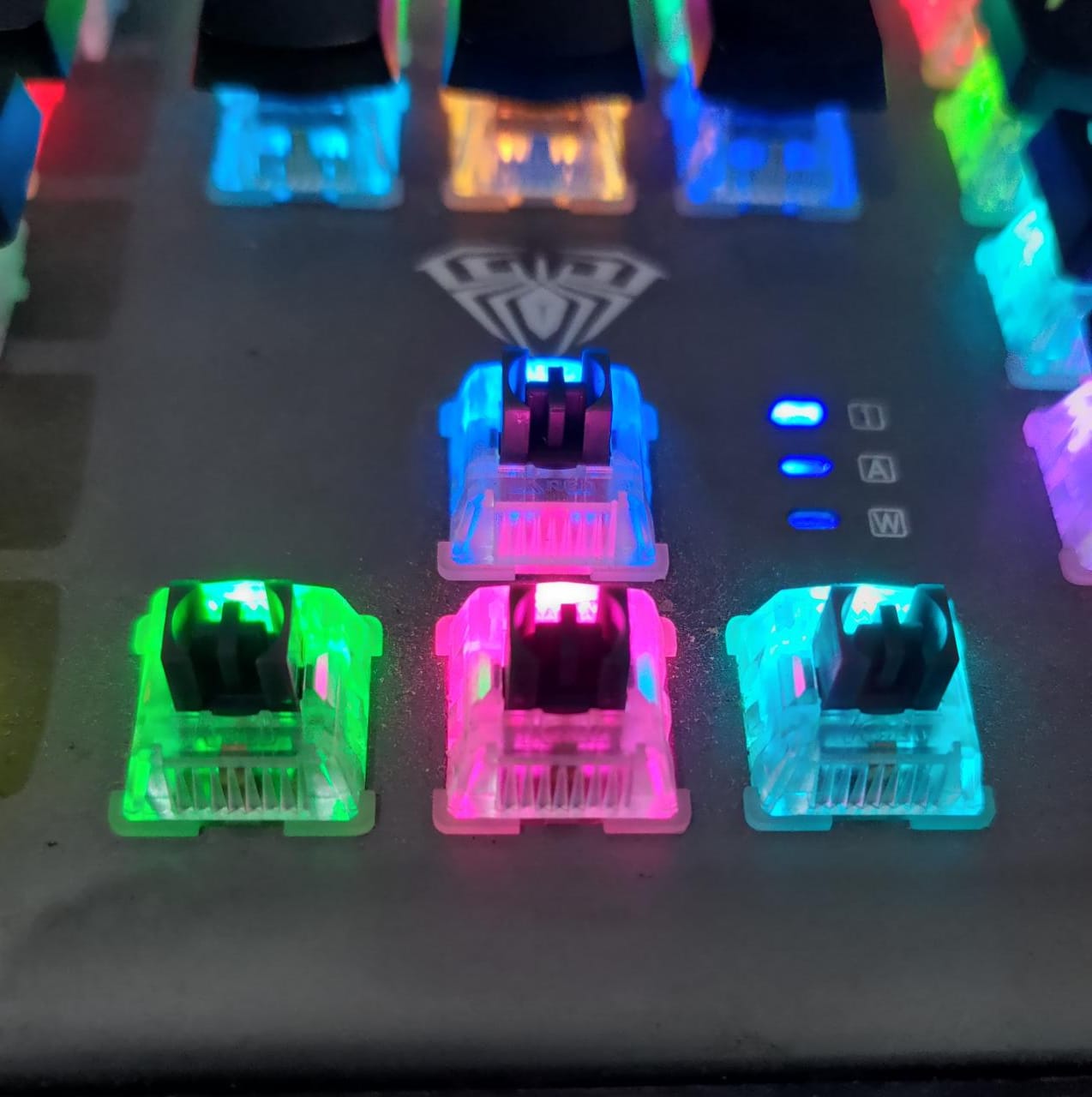 Cara Membersihkan Keyboard Mechanical Dengan Low Budget