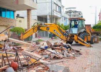 Locales cerrados por afectaciones en la ciudad tras el sismo de 6.5