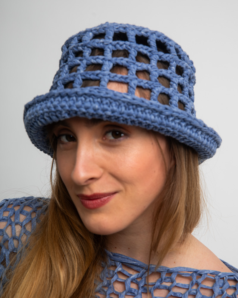 Big mesh Chunky knit Bucket hat, Blue