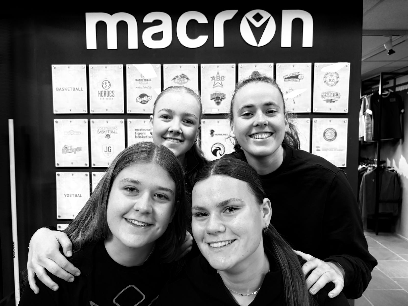 Linsey - Eva - Merel - Meike