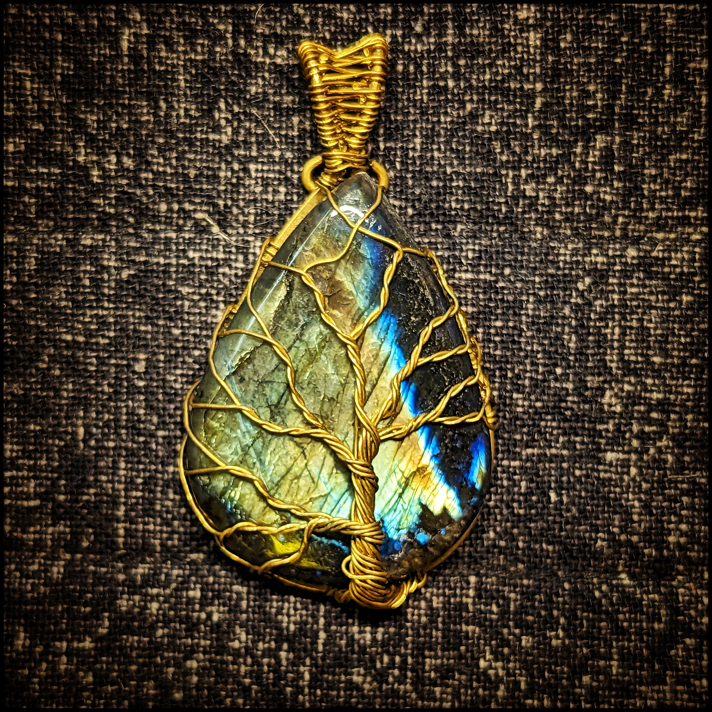 Gem Pendant with Metal Wire