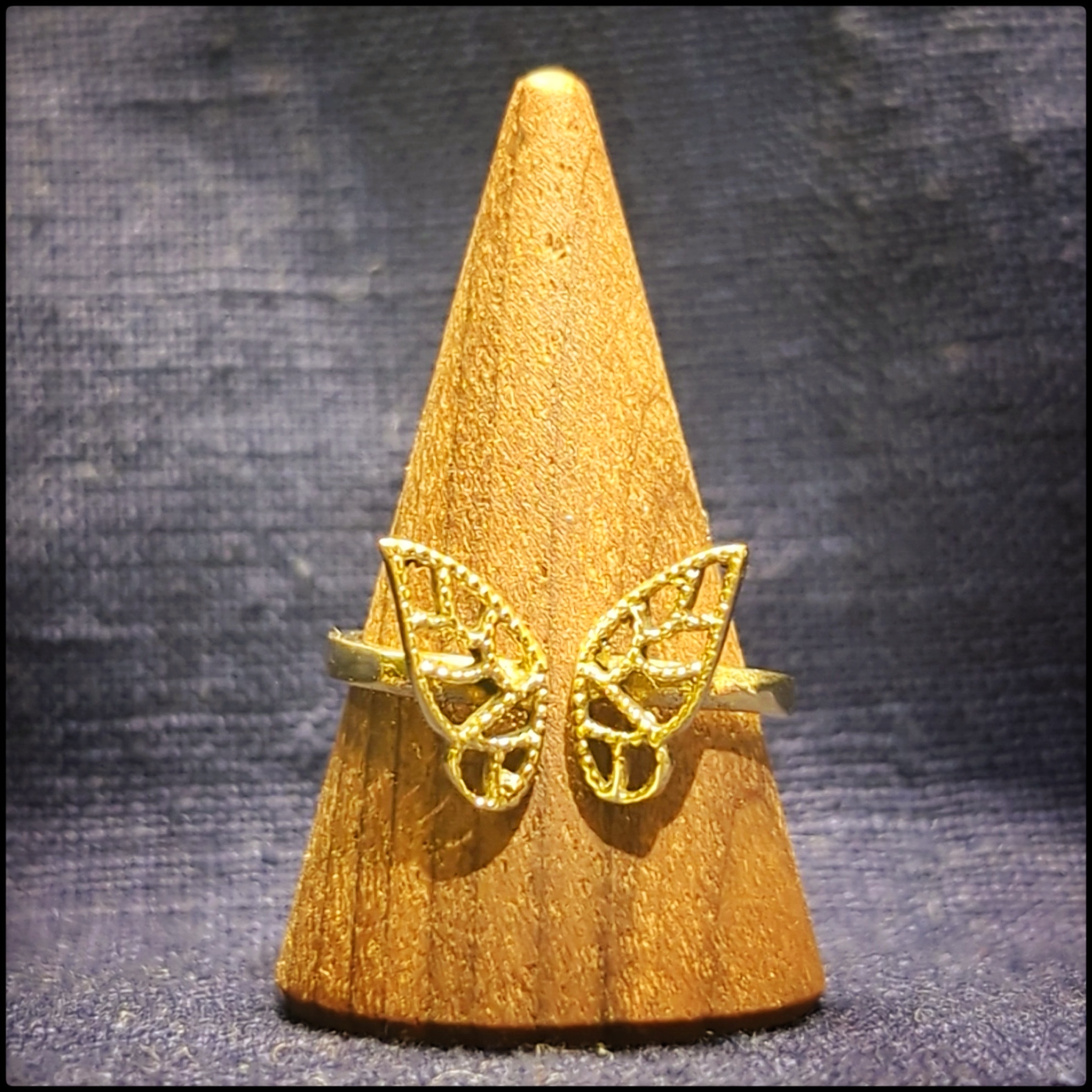 Ring Wings