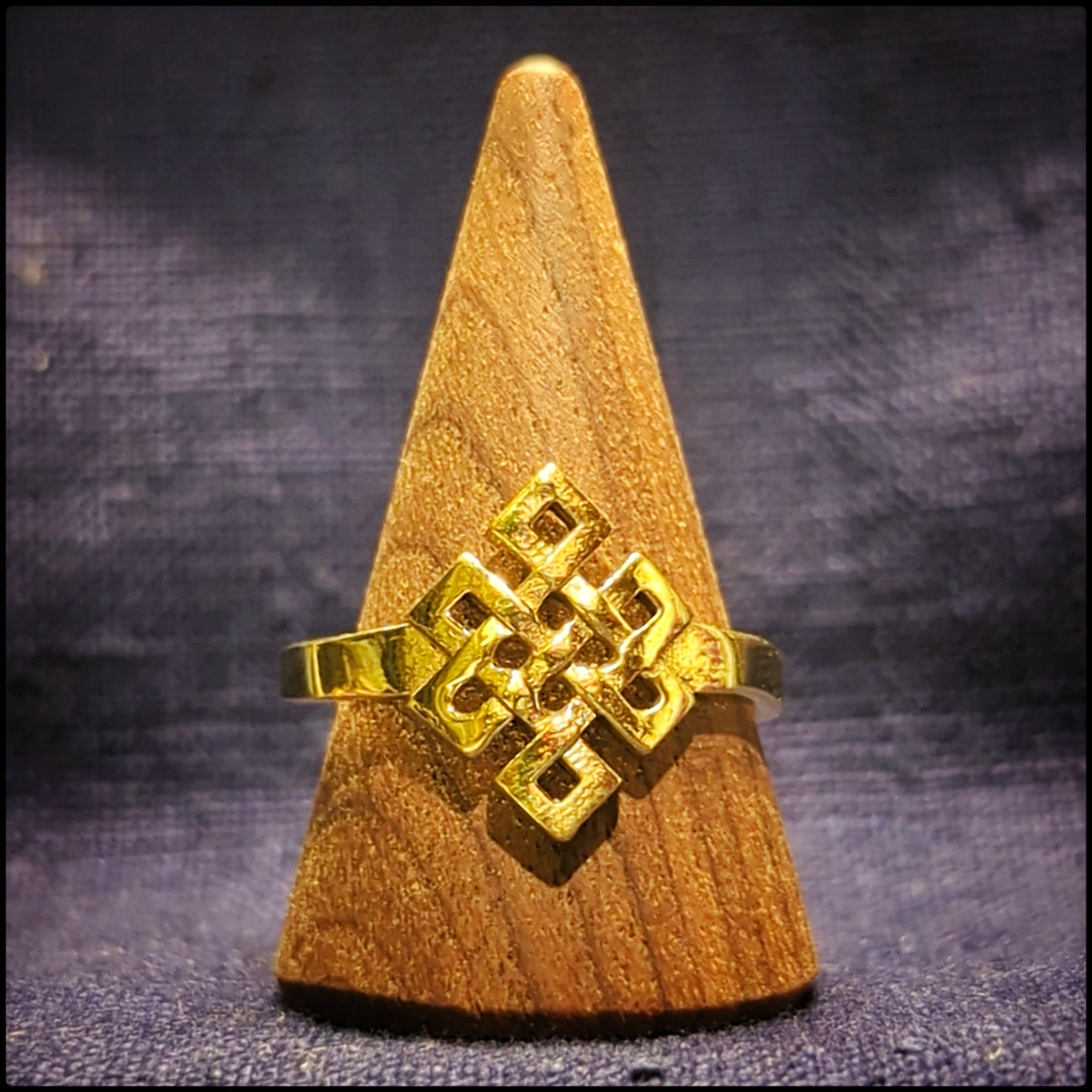 Ring Tibetan Knot
