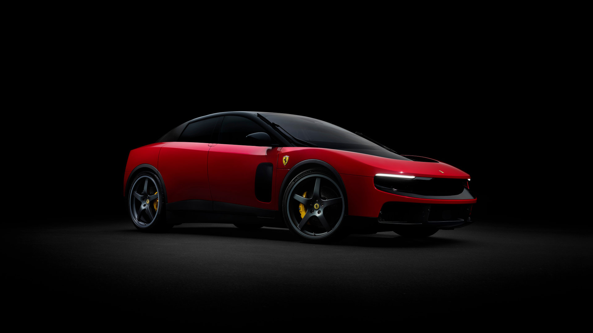 Ferrari Luce exteriör
