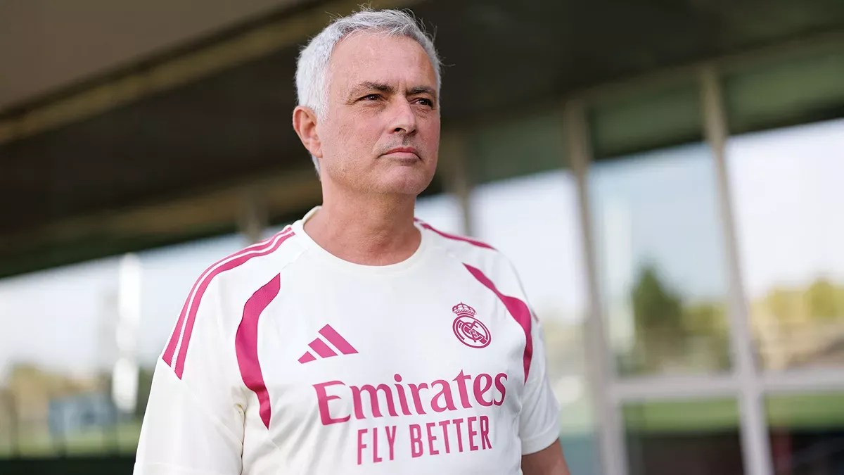 Official 18 Year Old Real Madrid Prodigy Signs New Contract Until 2029 Image 3 