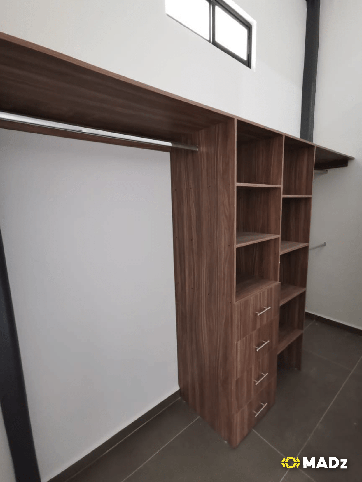 Closet-03