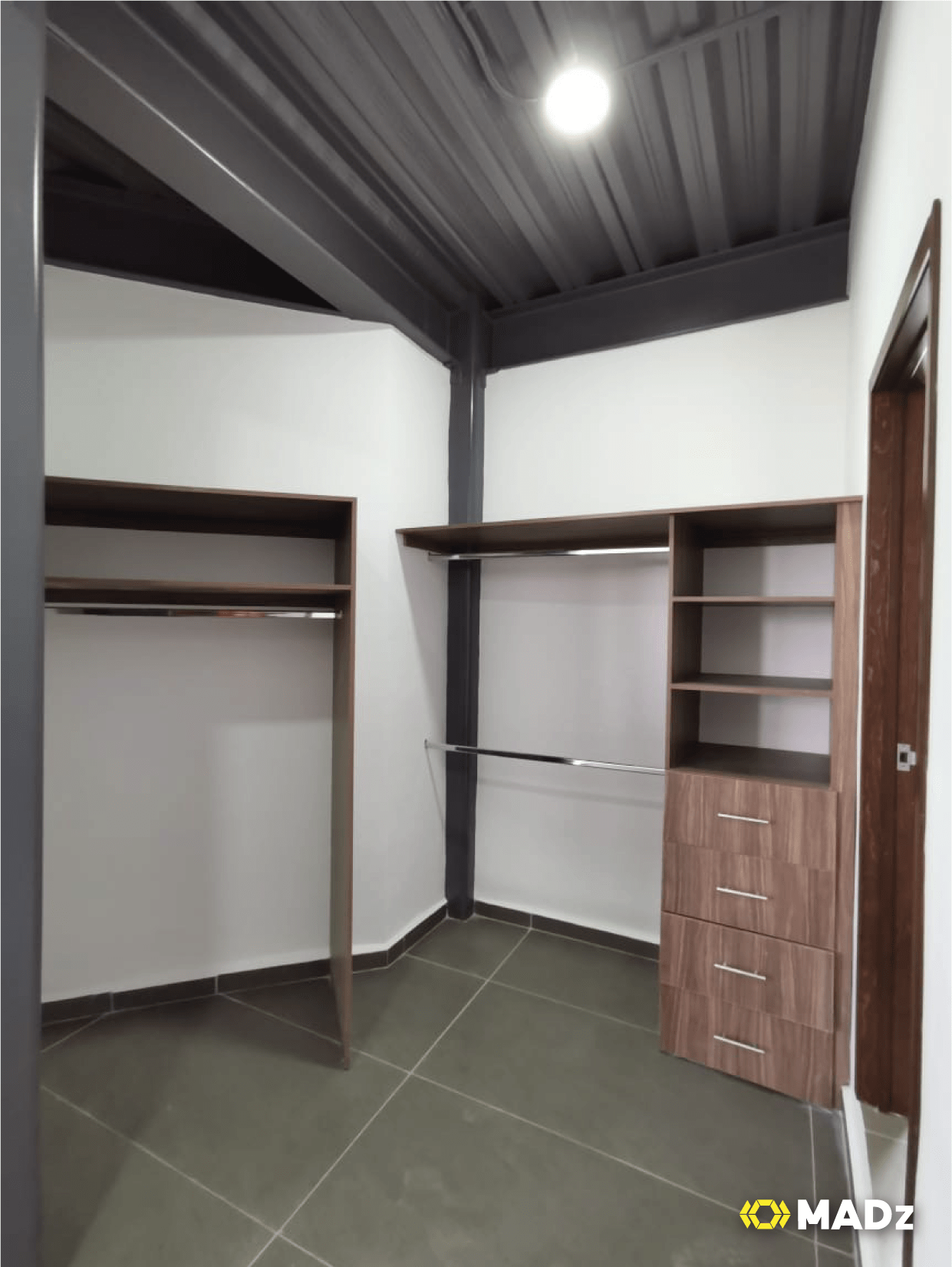 Closet-05