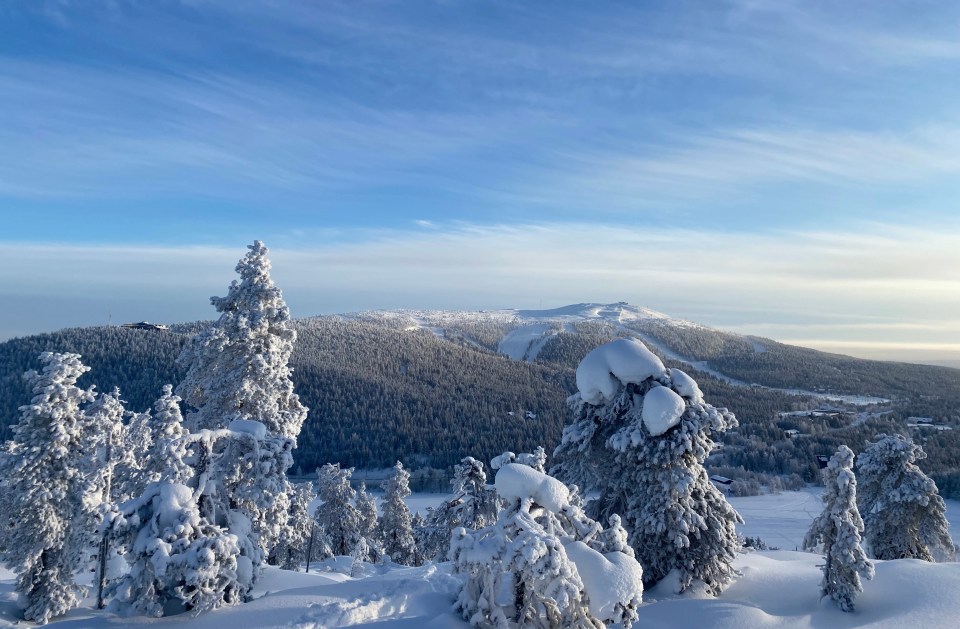 Liukulumikenkäily Levillä Kätkätunturilla