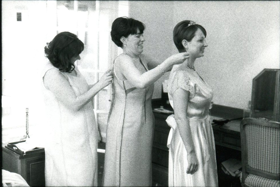 Pre-wedding dressing efficiency. Goring Hotel.