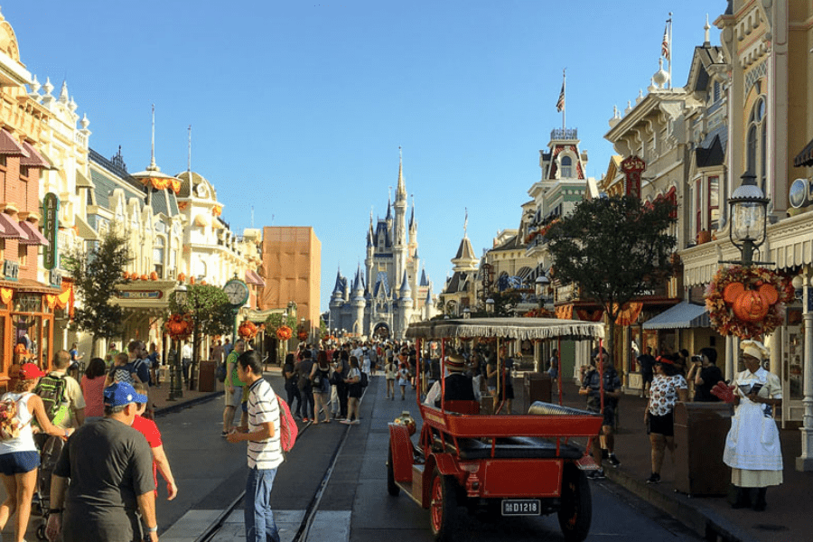 Read more about the article Recorrer Magic Kingdom en Un Día