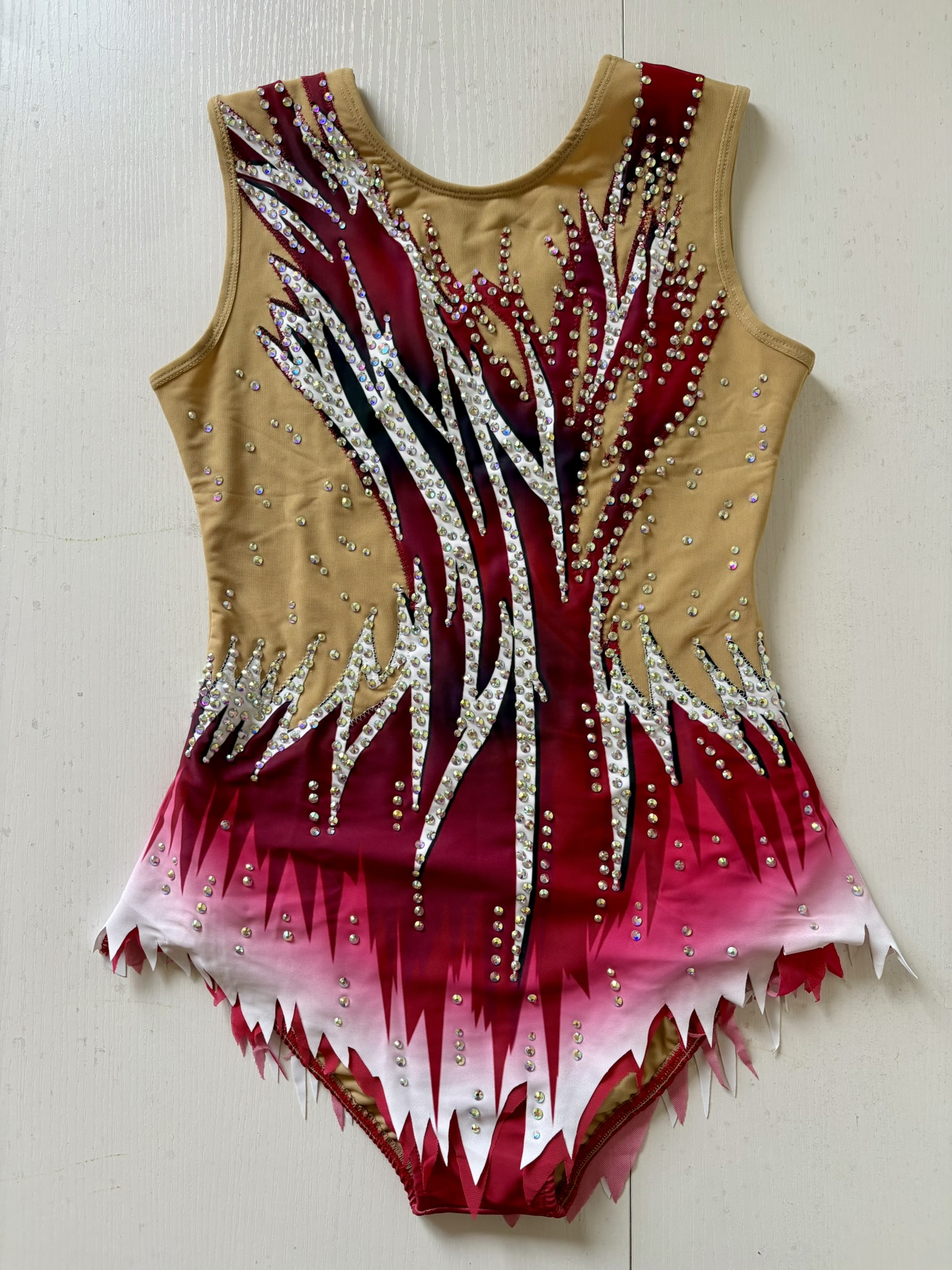 High quality printed competition wear under 300 euros for acrobatics and rhythmic gymnastics.