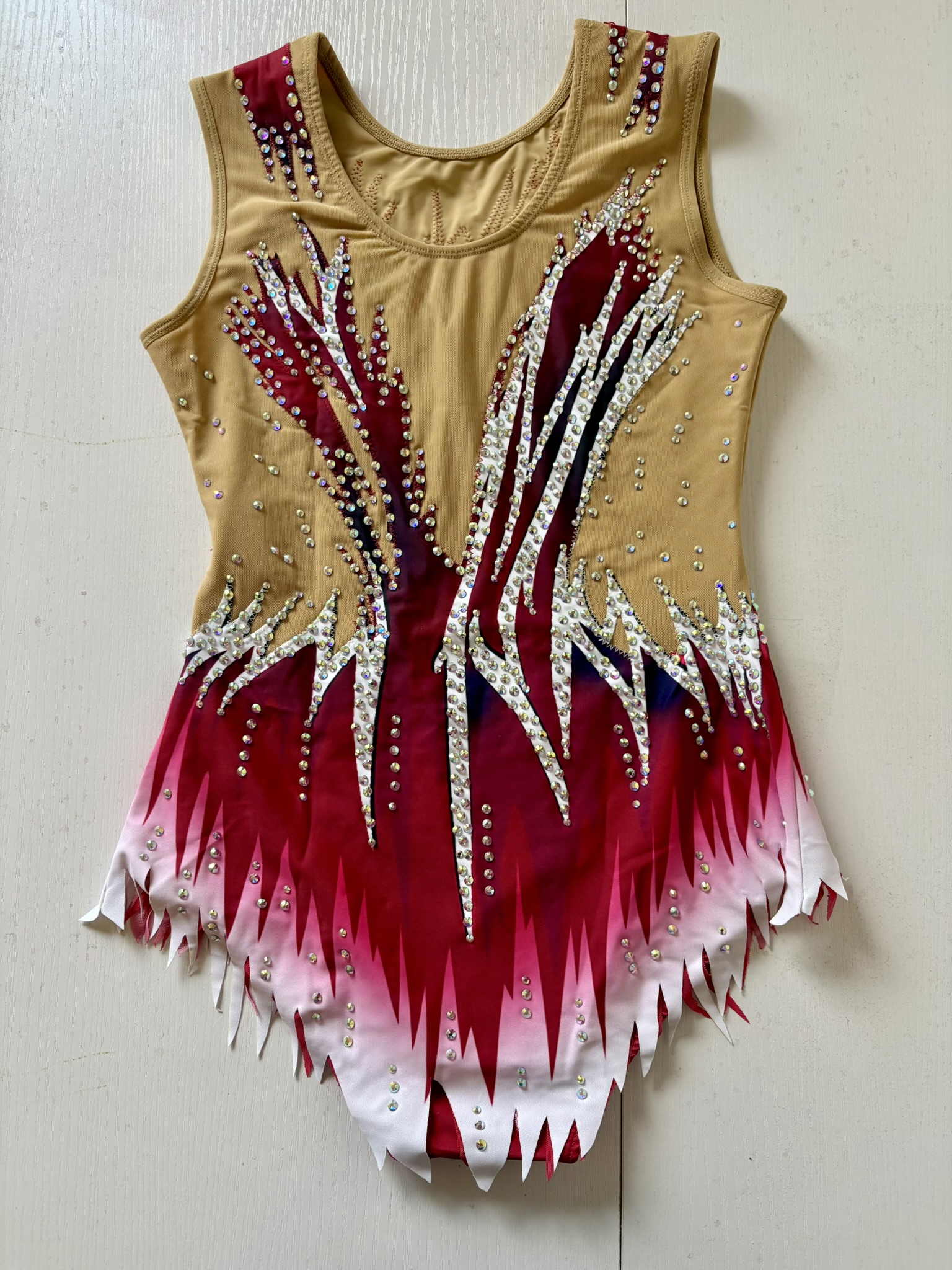 High quality printed competition wear under 300 euros for acrobatics and rhythmic gymnastics.